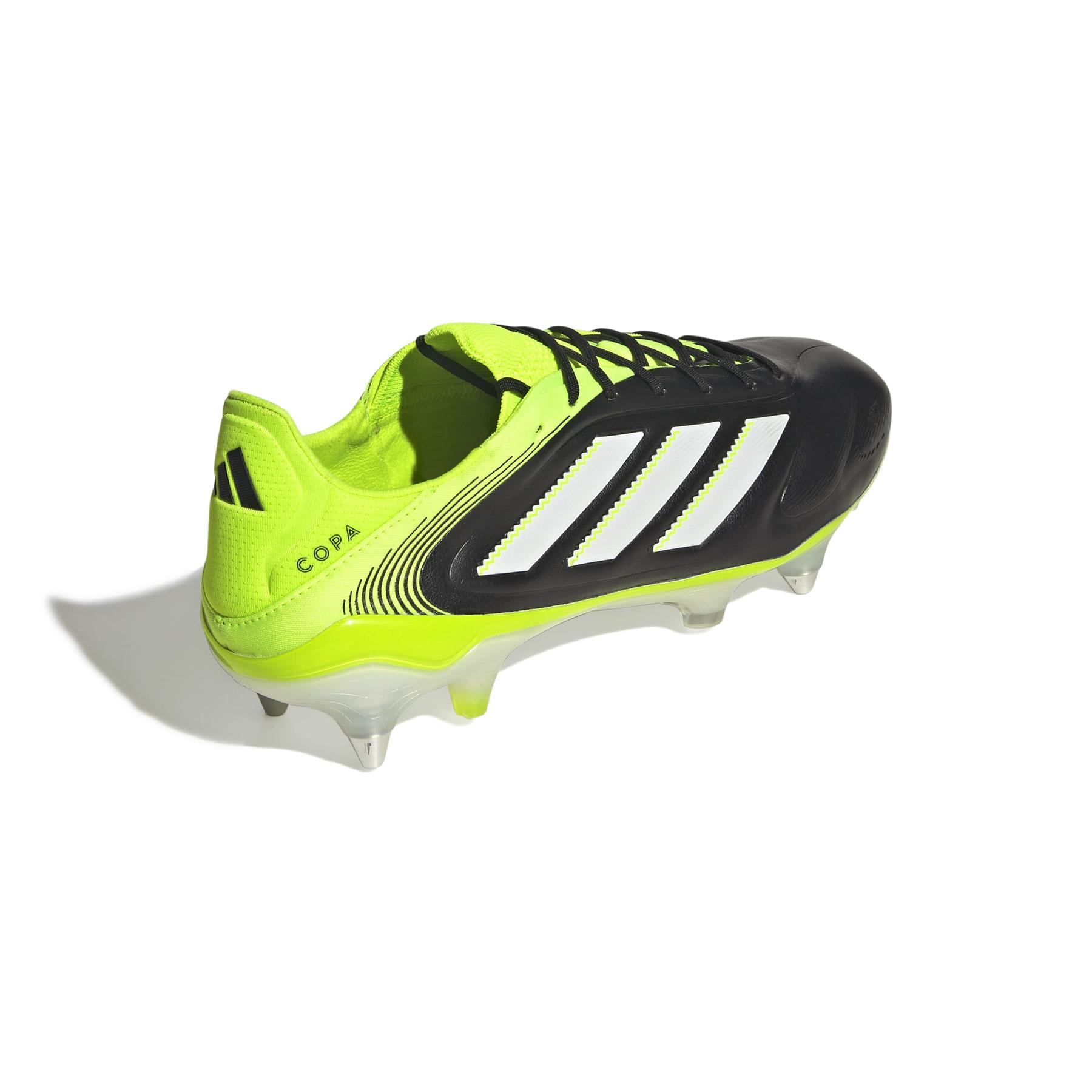 product/2/0/2025_adidas_jr2822_6_footwear_photography_back_lateral_top_view_white.jpg