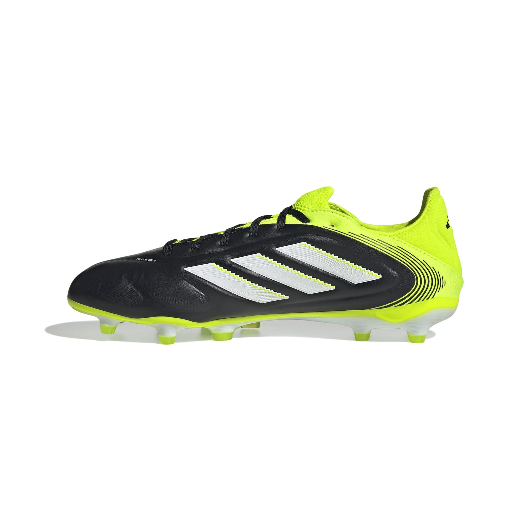 product/2/0/2025_adidas_jr2829_4_footwear_photography_side_medial_center_view_white.jpg