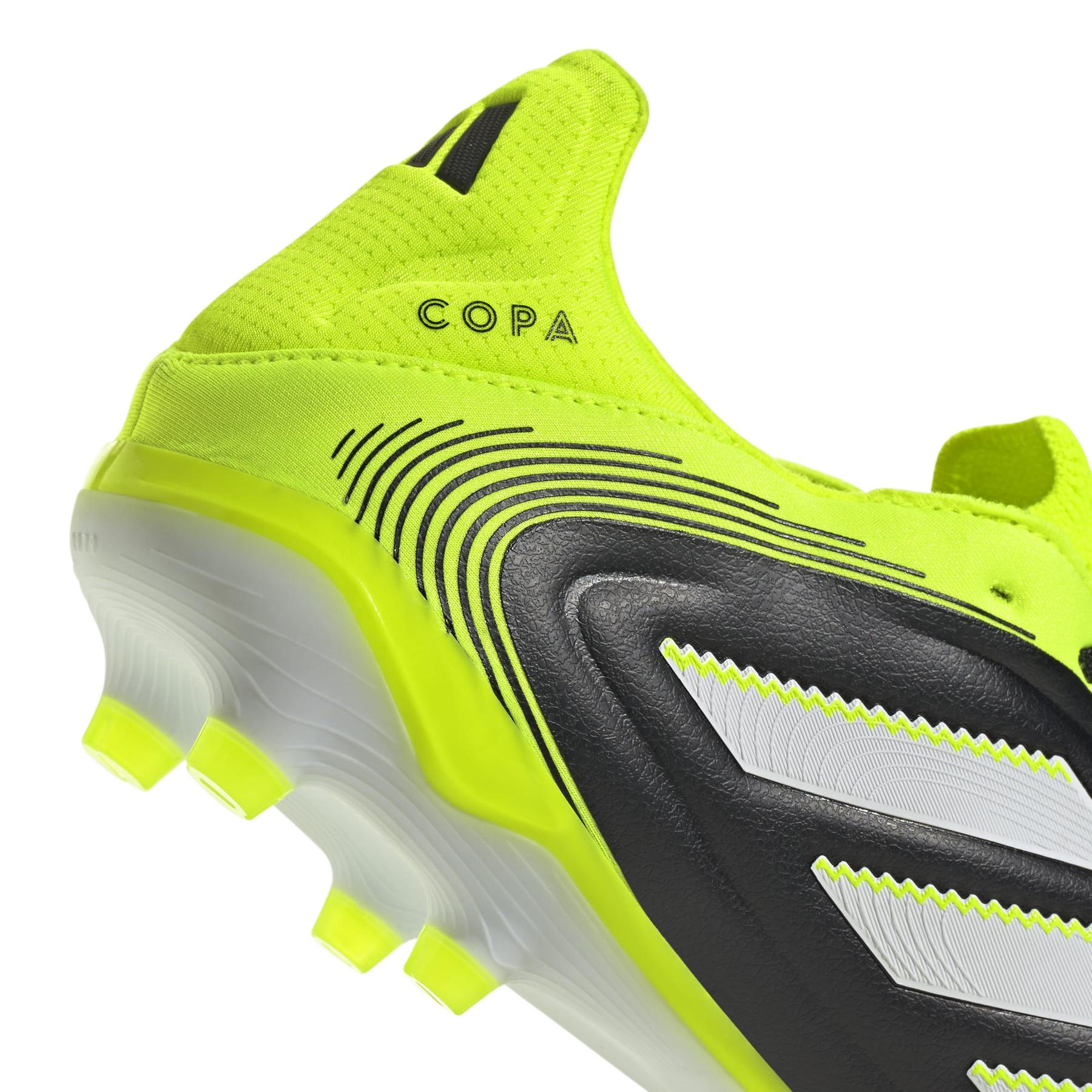 product/2/0/2025_adidas_jr2829_8_footwear_photography_detail_view_2_white.jpg