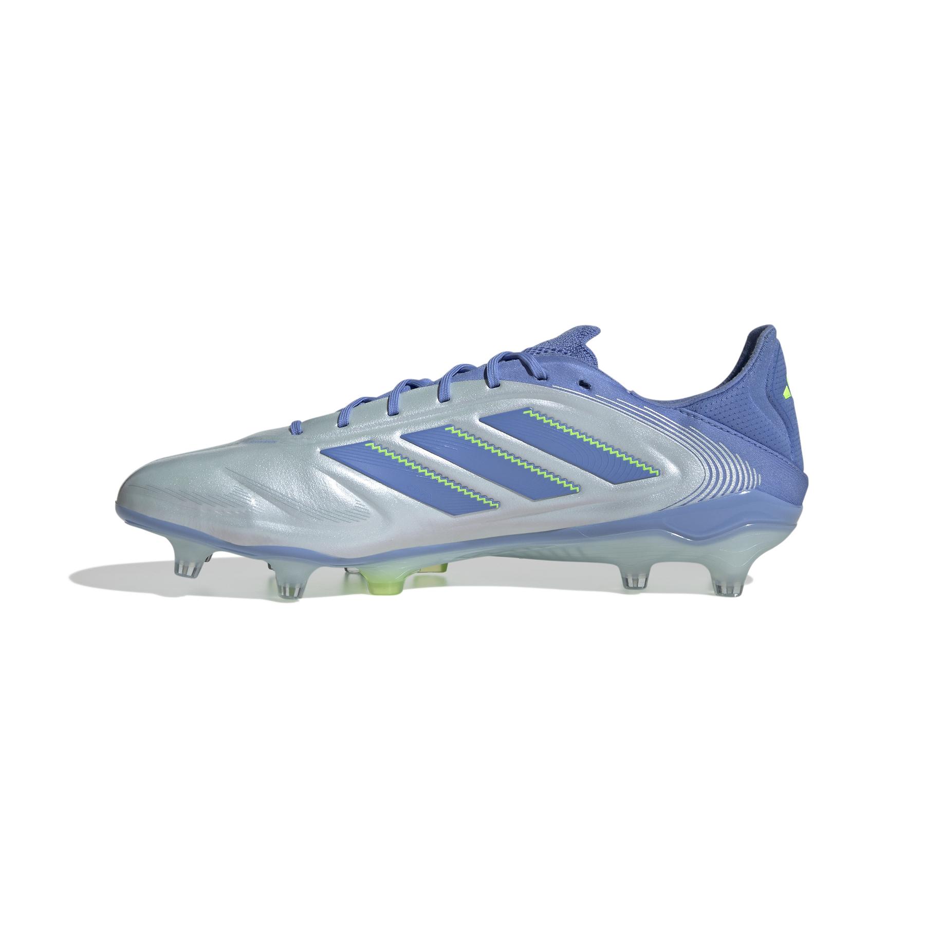 product/2/0/2025adidas_id9038_4_footwear_photography_side_medial_center_view_white.jpg