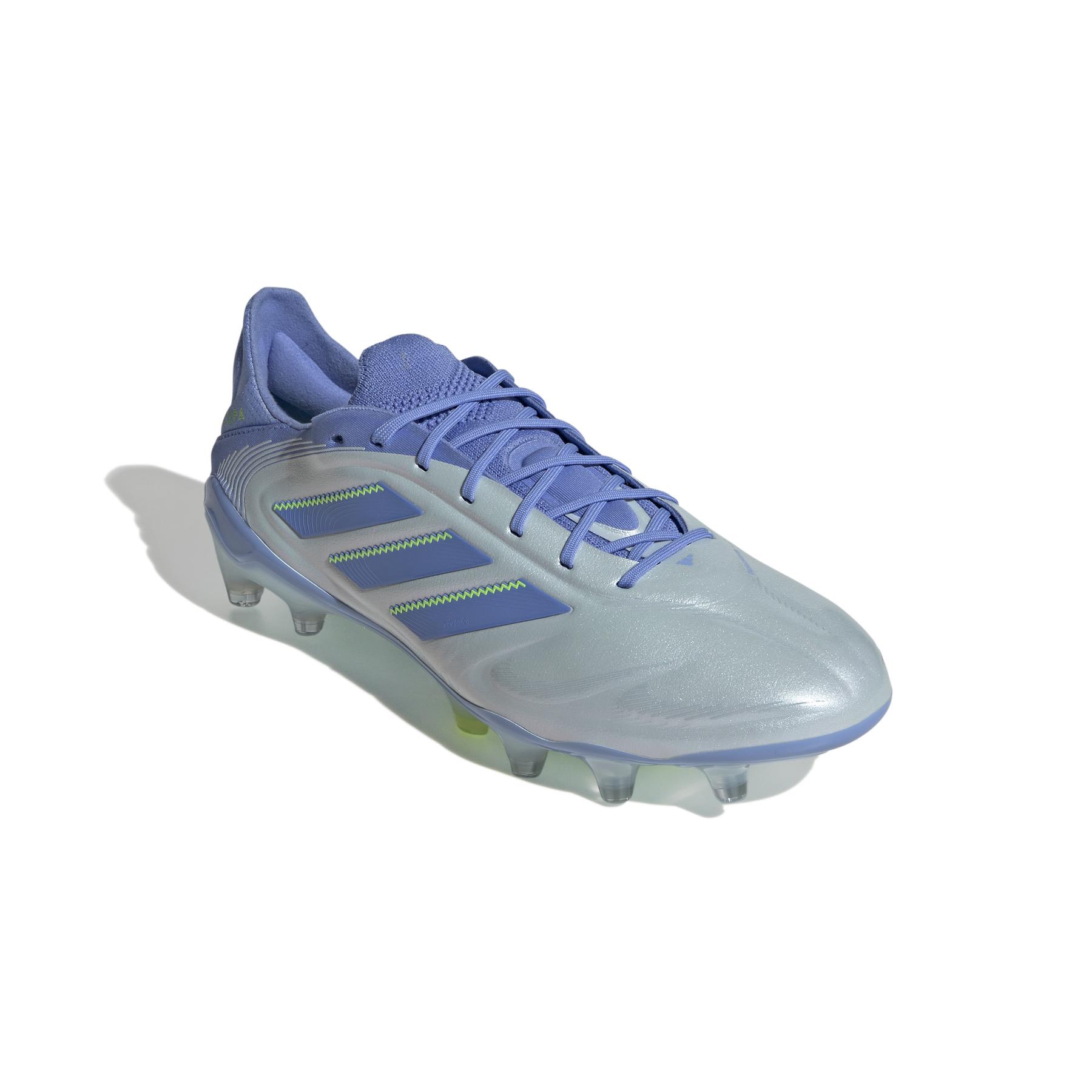 product/2/0/2025adidas_id9038_5_footwear_photography_front_lateral_top_view_white.jpg
