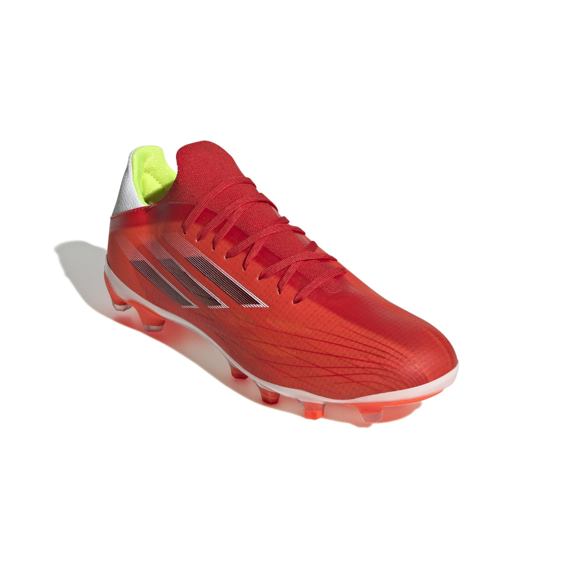product/a/d/adidas_fy3258_6_footwear_photography_front_lateral_top_view_white_000.jpg