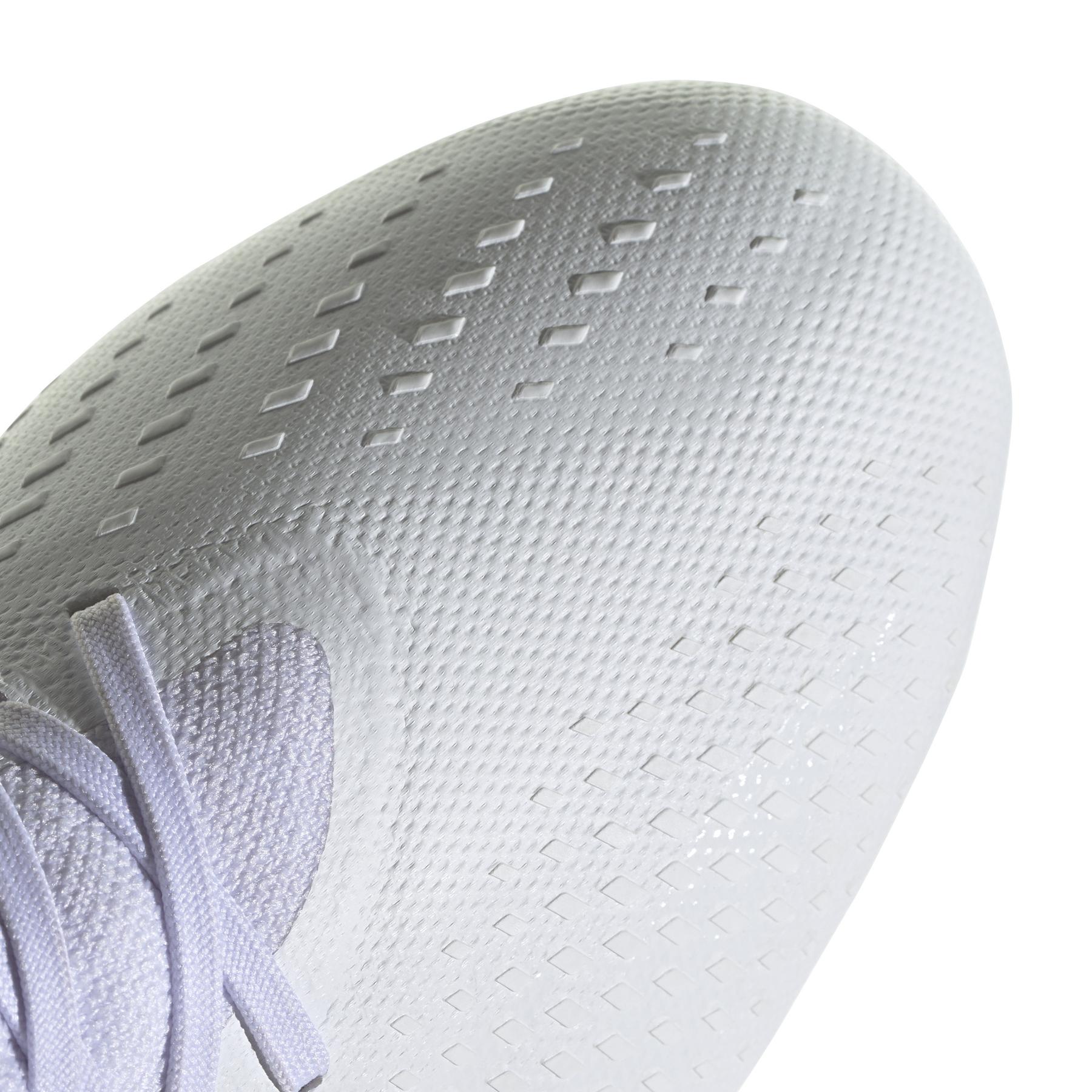 product/a/d/adidas_fz6114_7_footwear_photography_detail_view_1_white_000.jpg