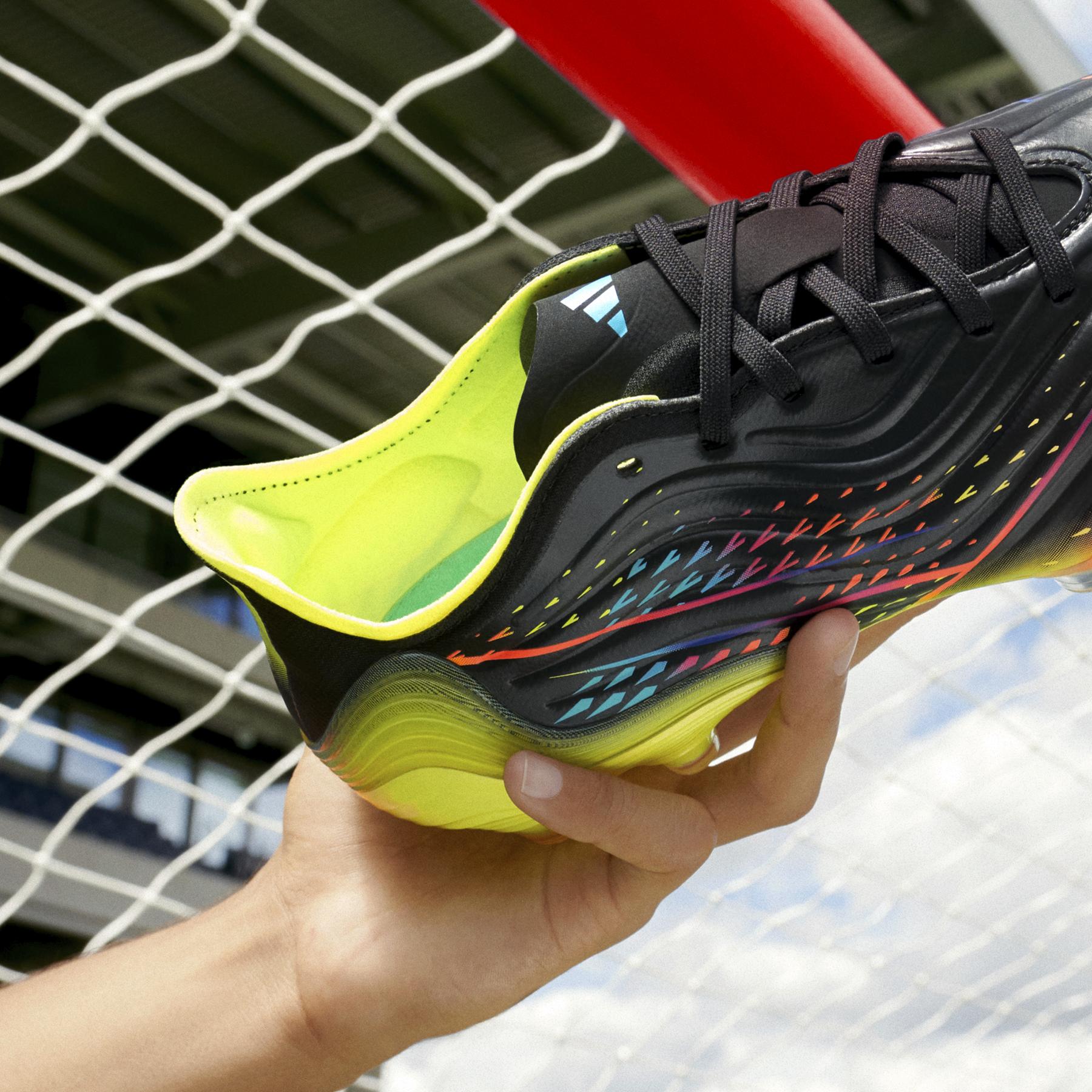 product/a/d/adidas_gw3605_15_footwear_photography_highlight_view_2_white_000.jpg