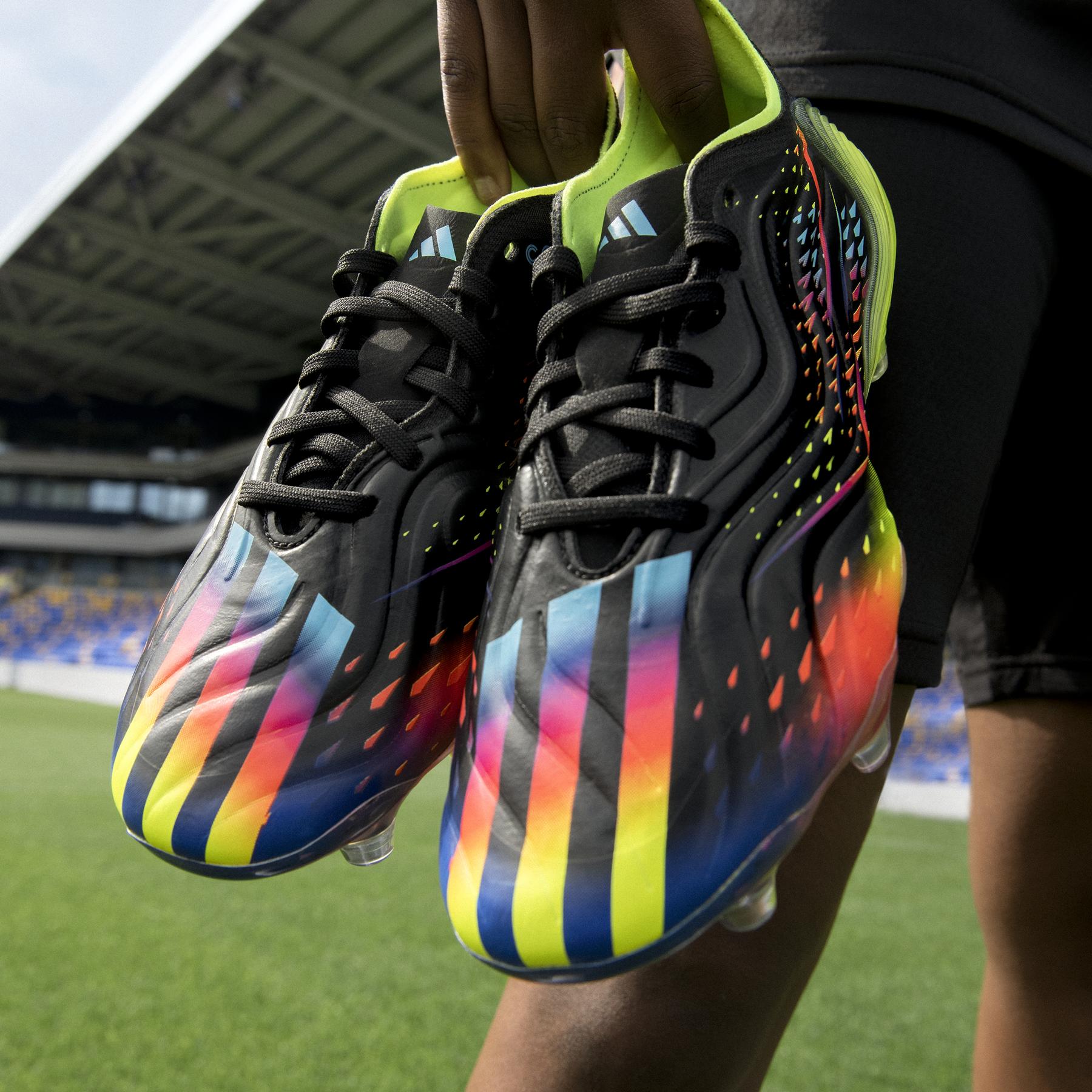 product/a/d/adidas_gw3605_16_footwear_photography_highlight_view_3_white_000.jpg