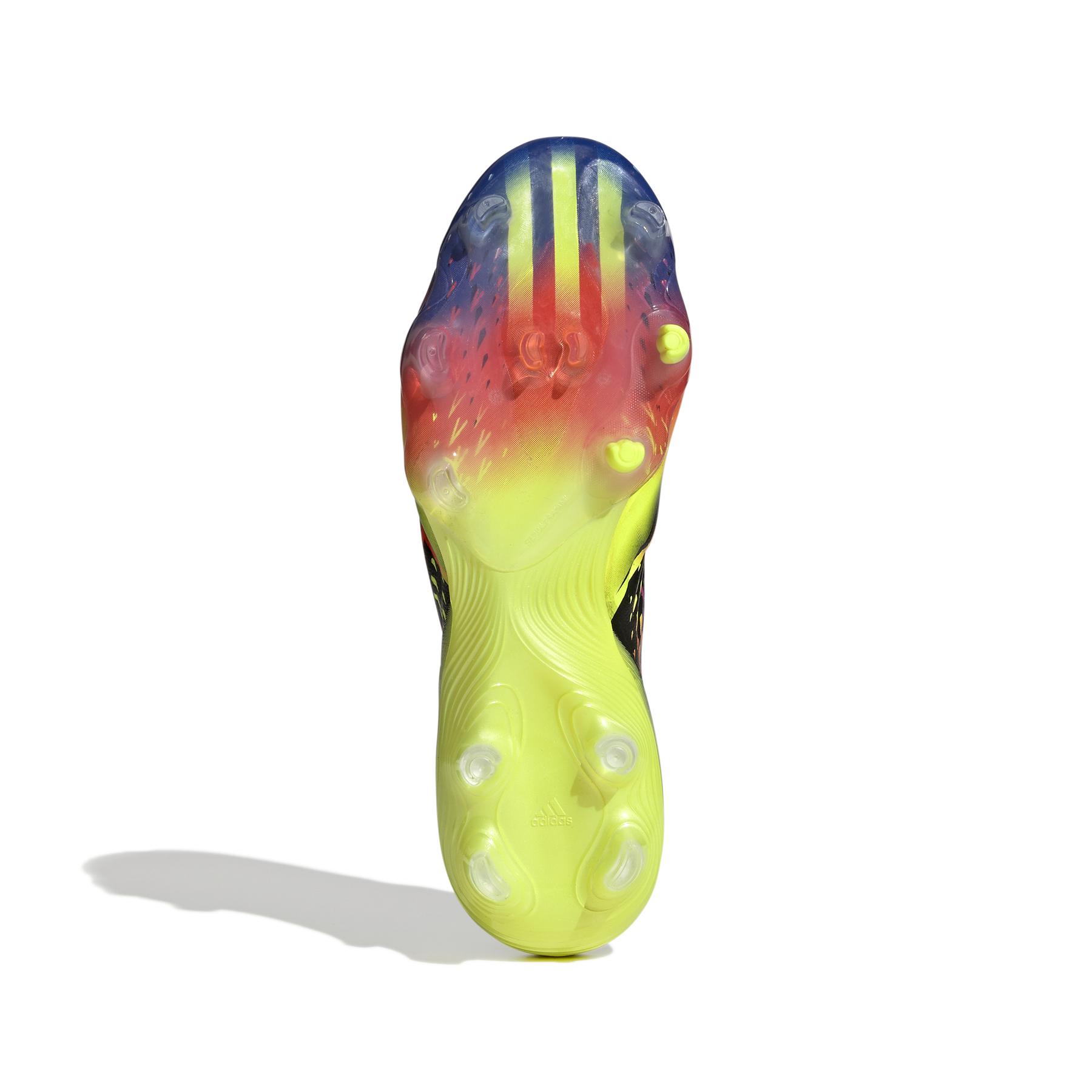 product/a/d/adidas_gw3605_3_footwear_photography_bottom_view_white_000.jpg