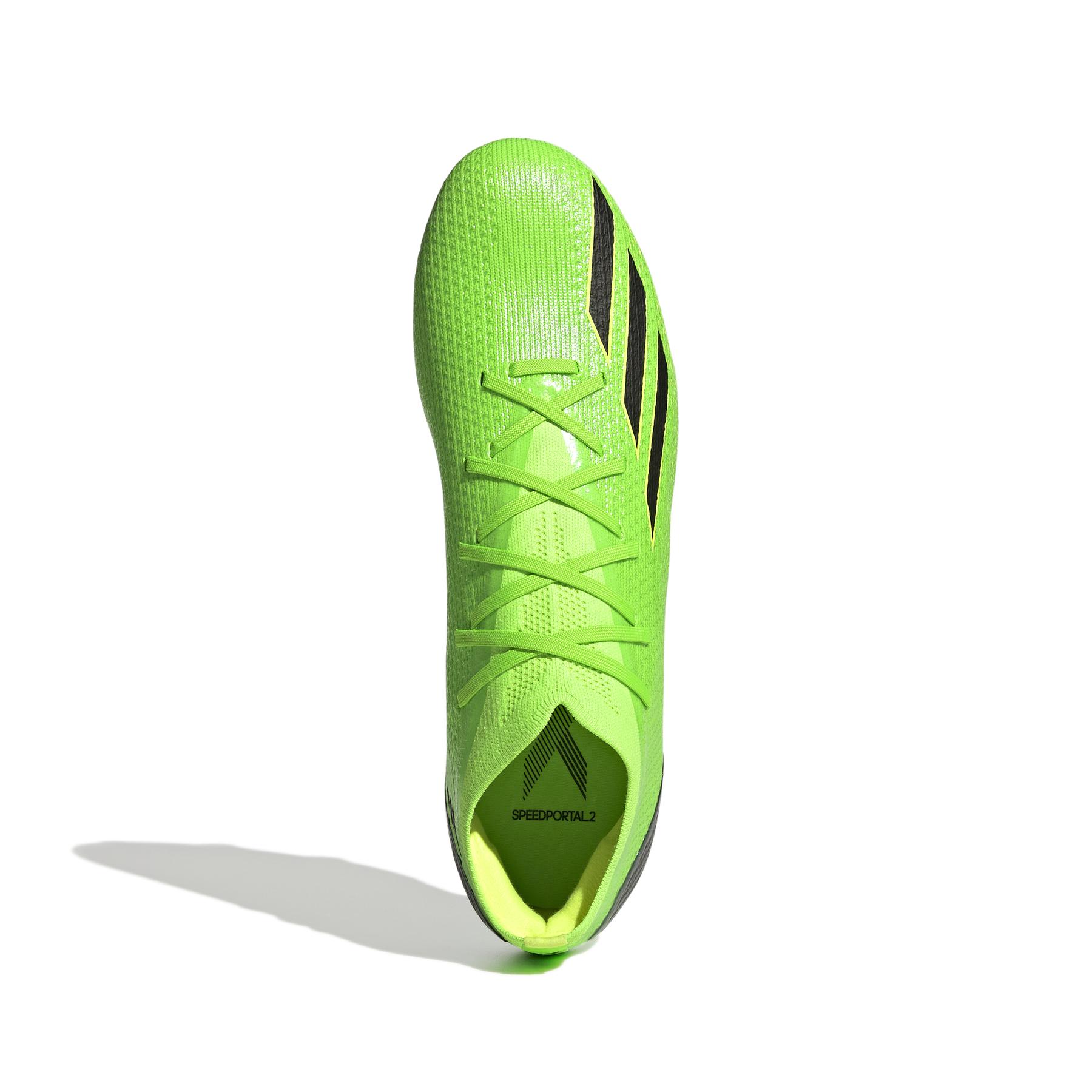 product/a/d/adidas_gw8450_2_footwear_photography_top_portrait_view_white_000.jpg