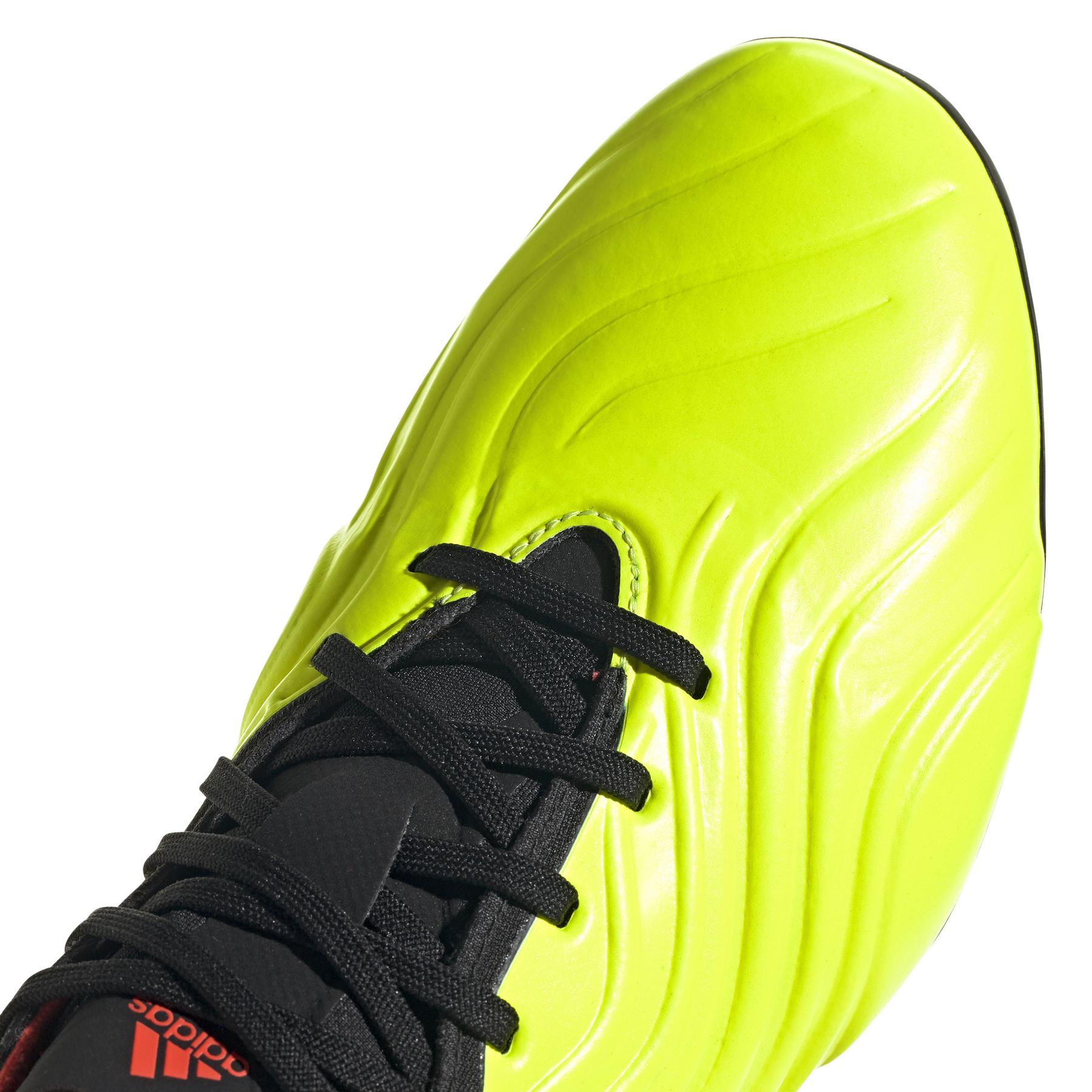 product/a/d/adidas_gz1354_7_footwear_photography_detail_view_1_white_000.jpg
