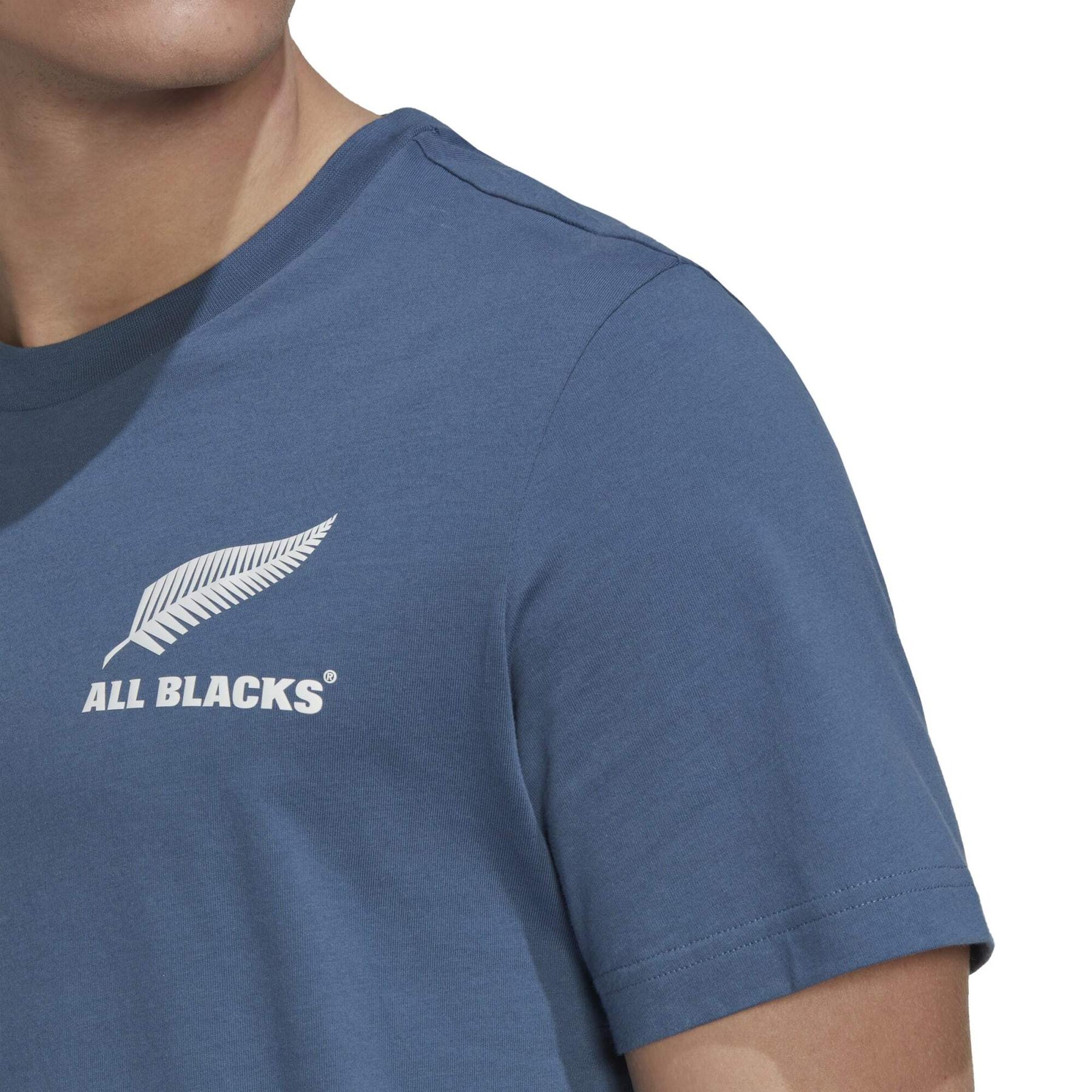 product/a/d/adidas_hg8344_9_apparel_on_model_detail_view_1_white.jpg