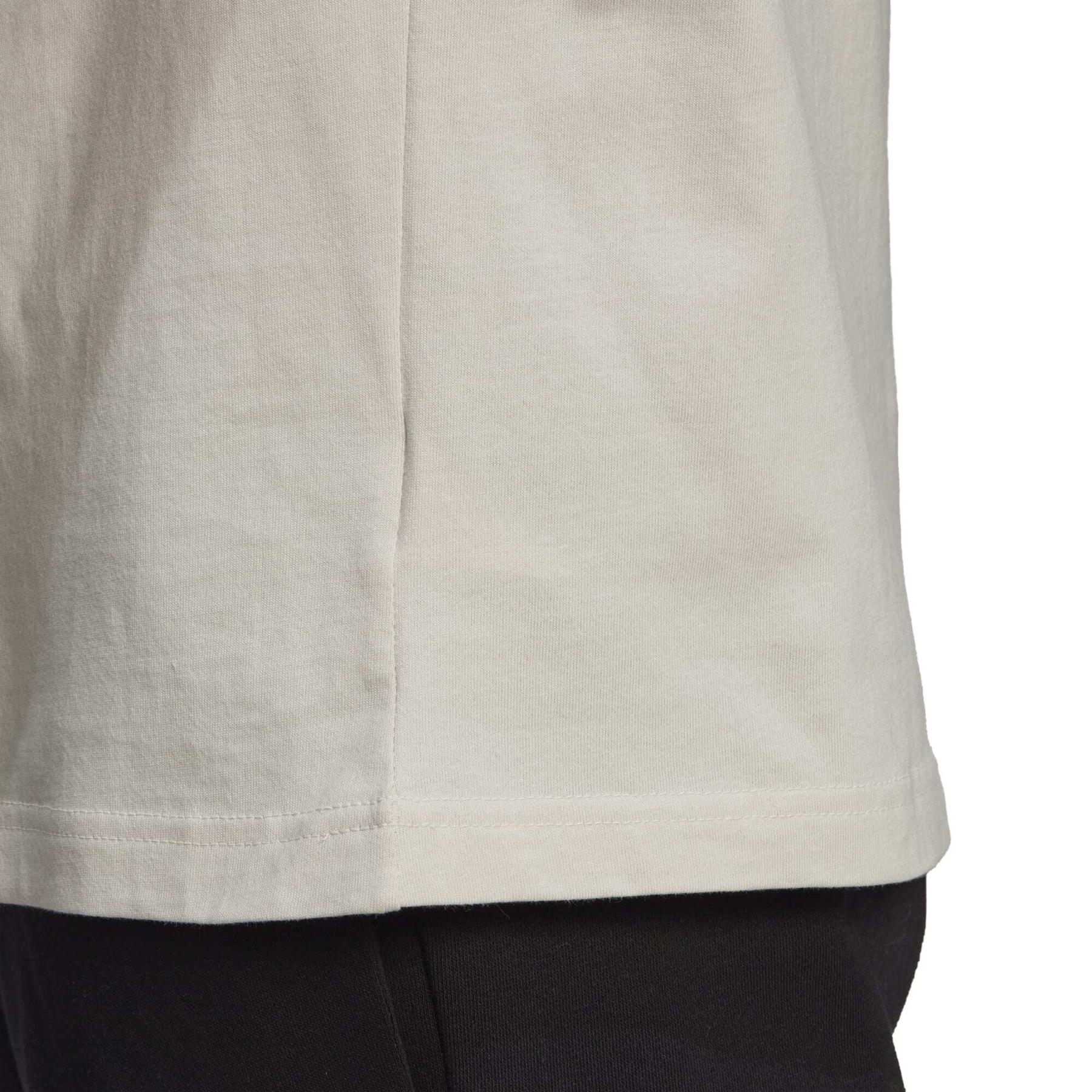 product/a/d/adidas_hl2252_8_apparel_on_model_detail_view_2_white.jpg