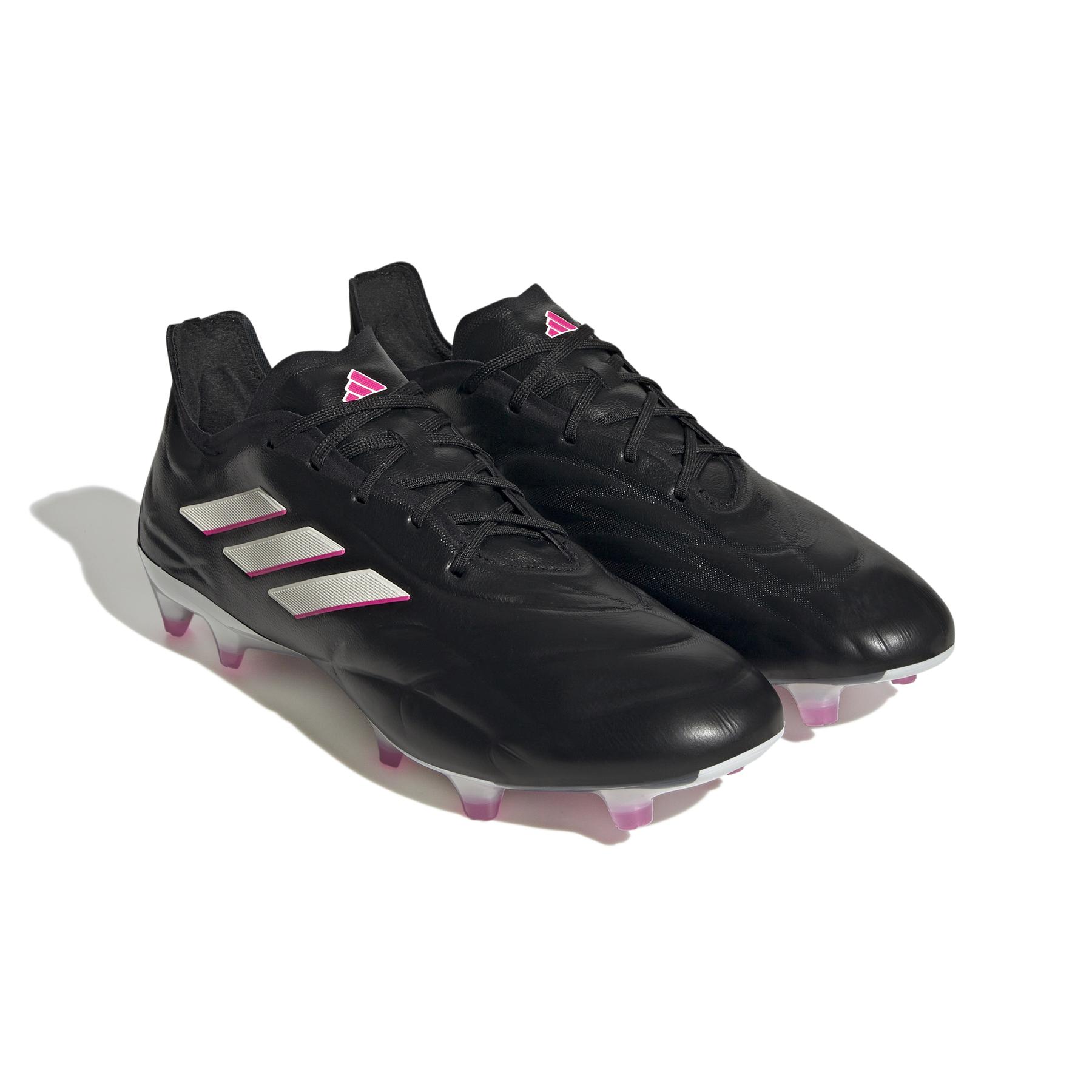 product/a/d/adidas_hq8904_5_footwear_photography_front_lateral_top_view_white_000.jpg