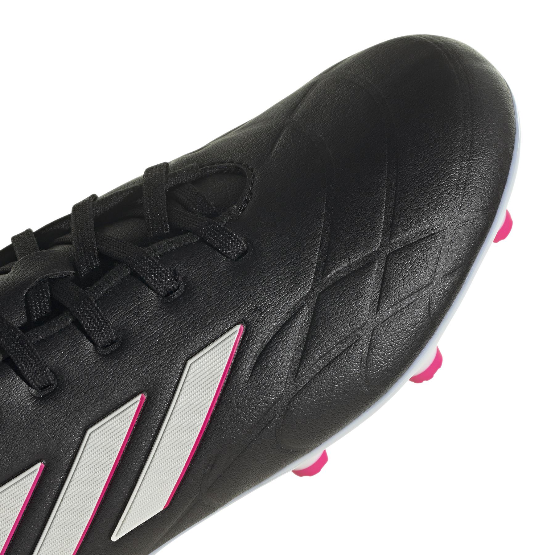product/a/d/adidas_hq8945_7_footwear_photography_detail_view_1_white.jpg