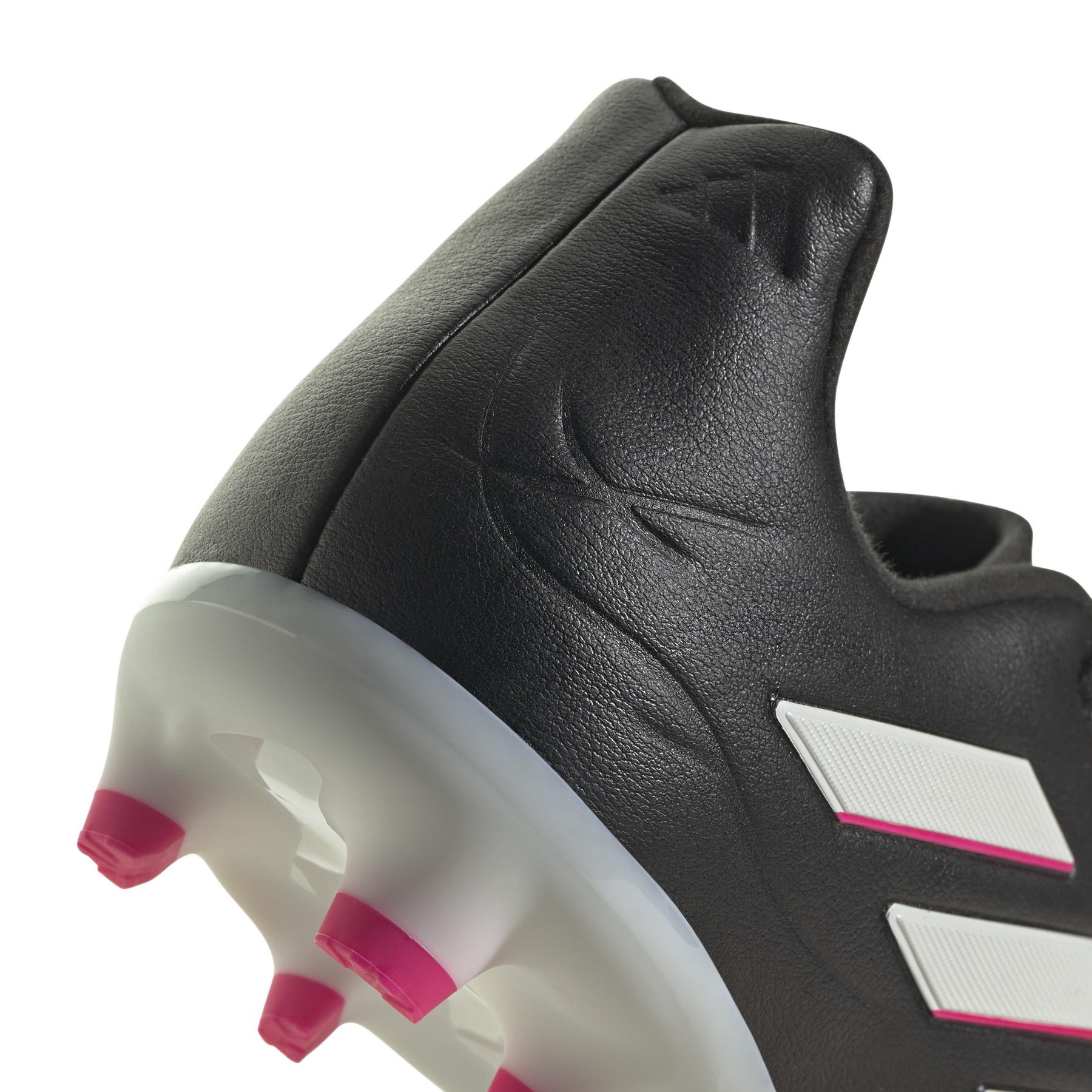 product/a/d/adidas_hq8945_8_footwear_photography_detail_view_2_white.jpg