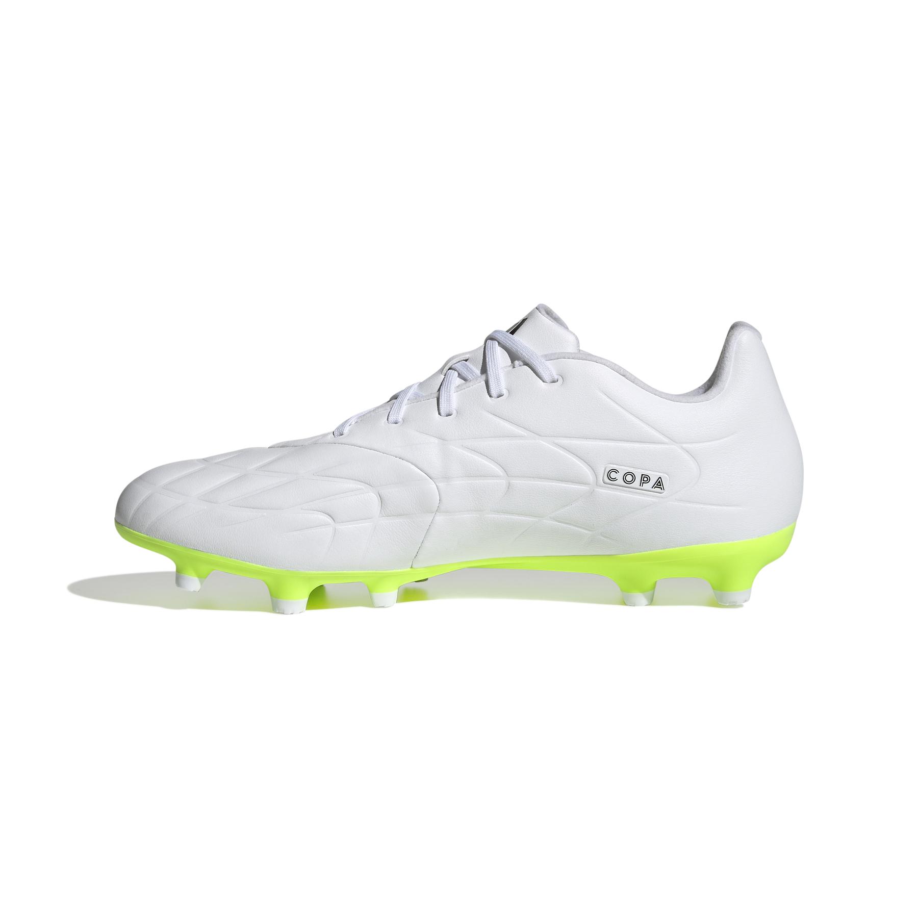 product/a/d/adidas_hq8984_4_footwear_photography_side_medial_center_view_white.jpg