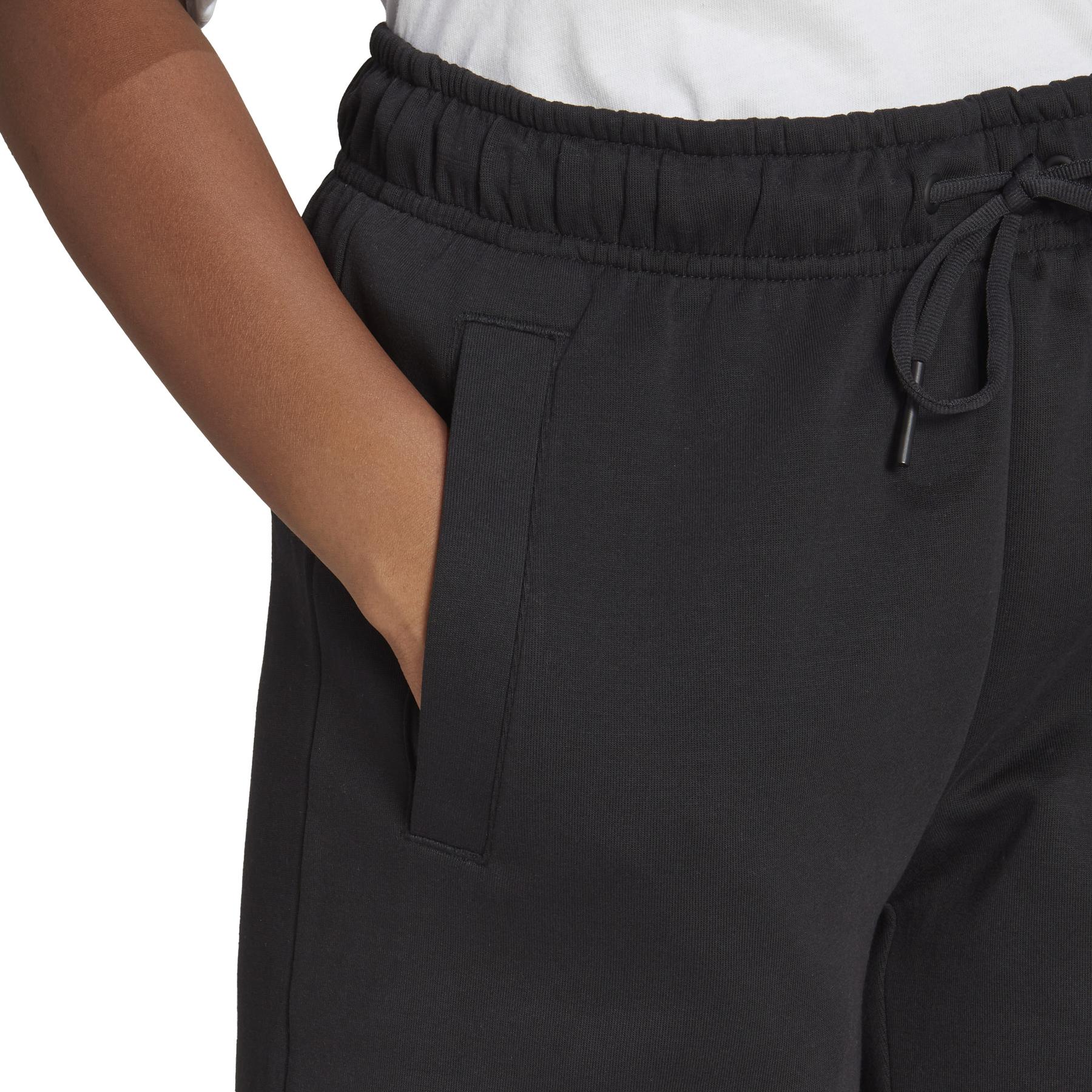 product/a/d/adidas_ht4711_6_apparel_on_model_detail_view_1_white.jpg