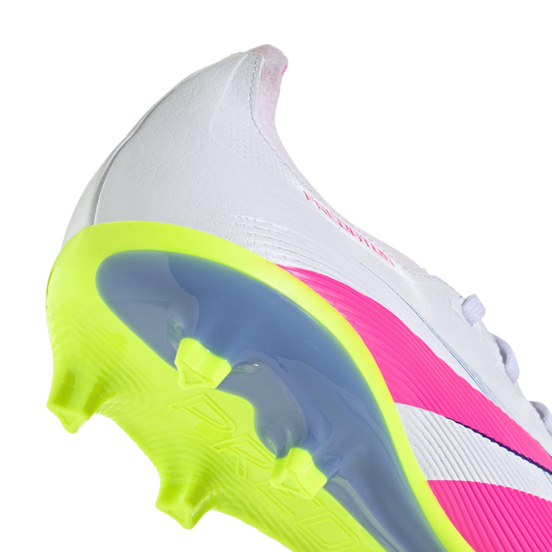 product/a/d/adidas_id1330_7_footwear_photography_detail_view_1_white.jpg