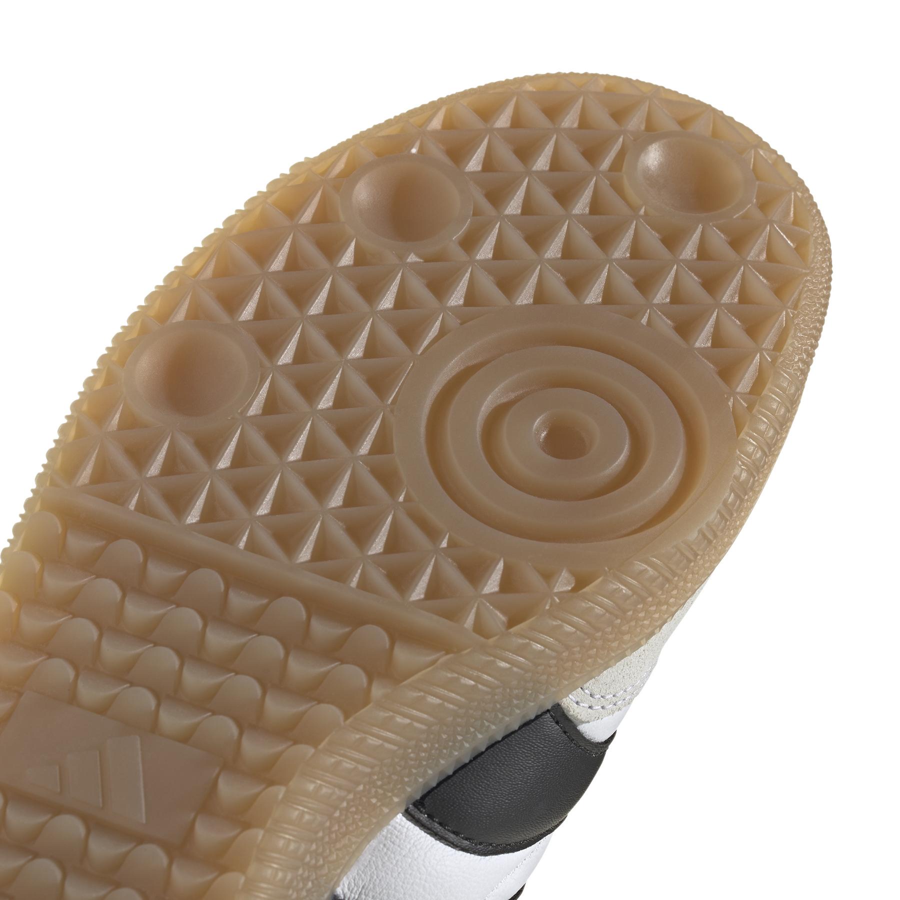 product/a/d/adidas_id3832_7_footwear_photography_detail_view_1_white.jpg