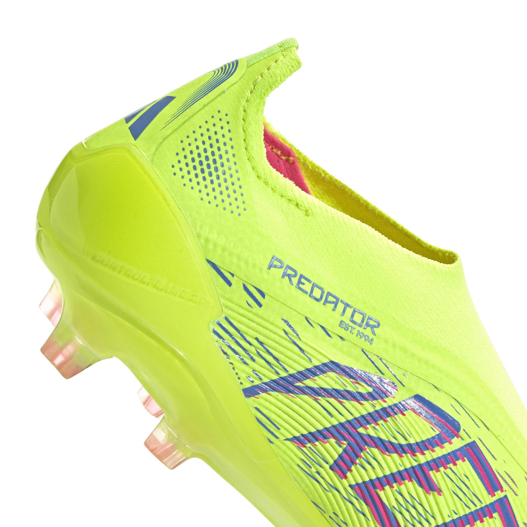 product/a/d/adidas_id3875_8_footwear_photography_detail_view_2_white.jpg
