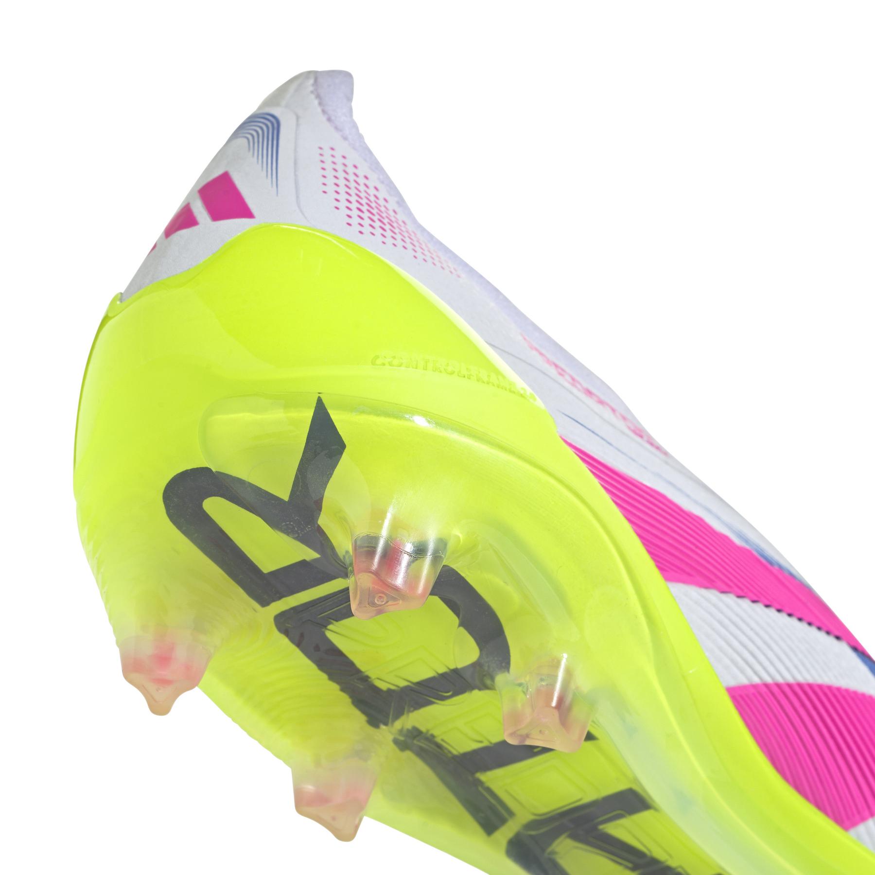 product/a/d/adidas_id3876_7_footwear_photography_detail_view_1_white.jpg