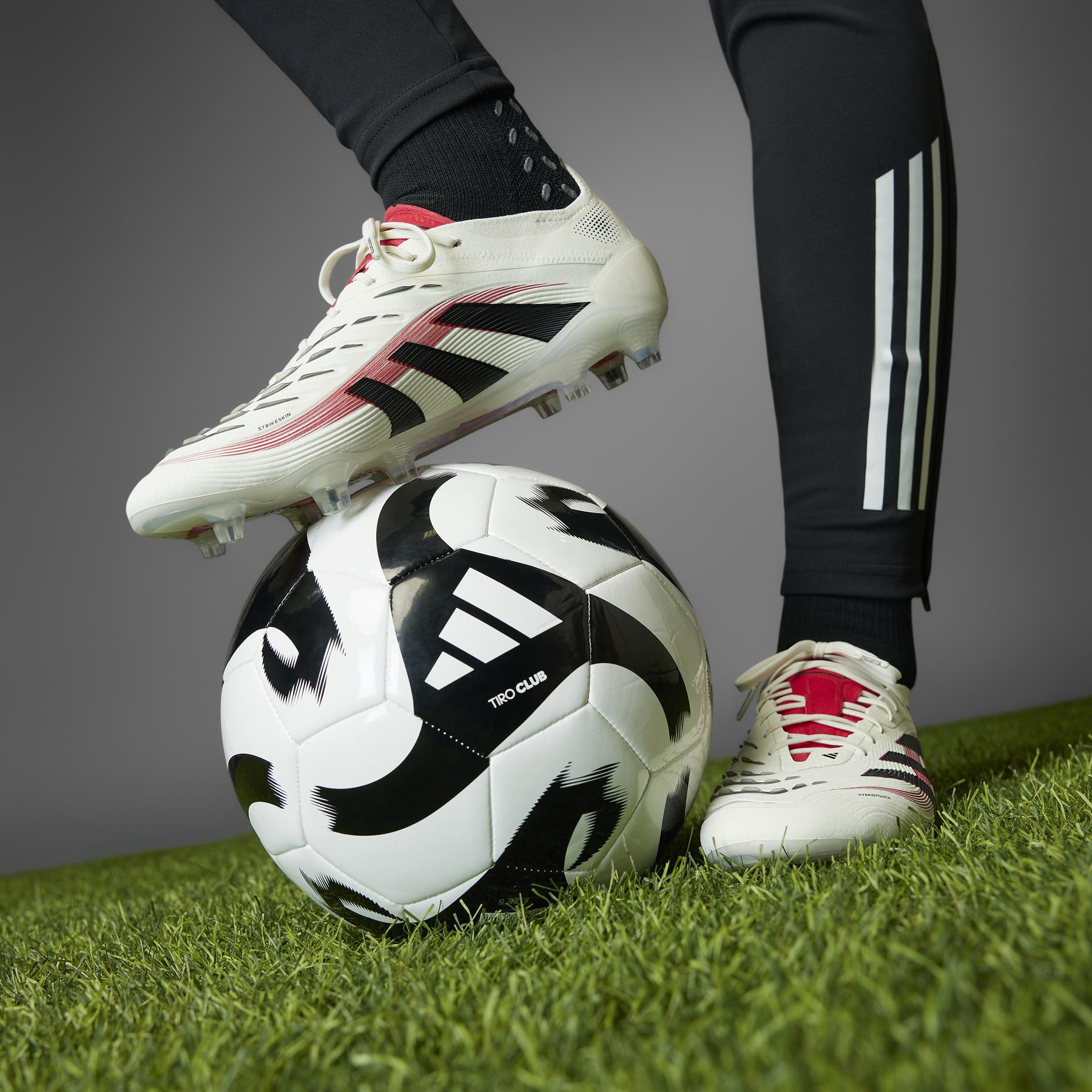 product/a/d/adidas_id3880_19_footwear_photography_heromrktng_view_8-nw111924.jpg