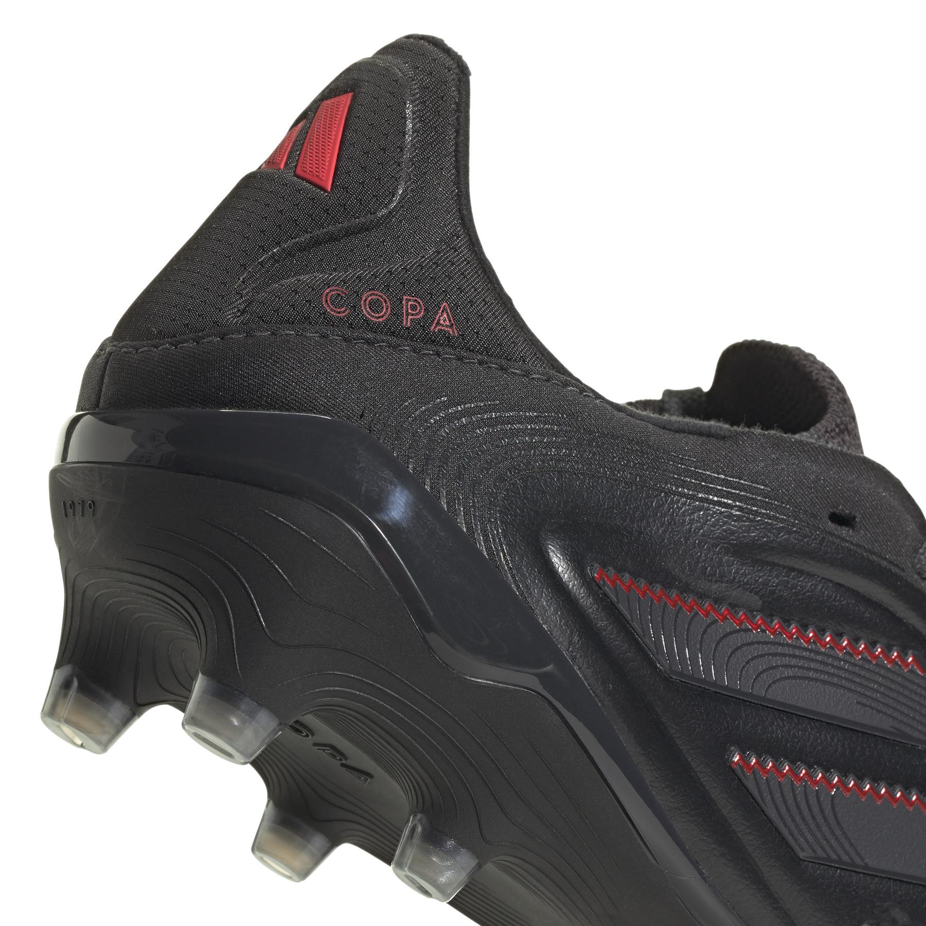 product/a/d/adidas_id9041_8_footwear_photography_detail_view_2_white.jpg