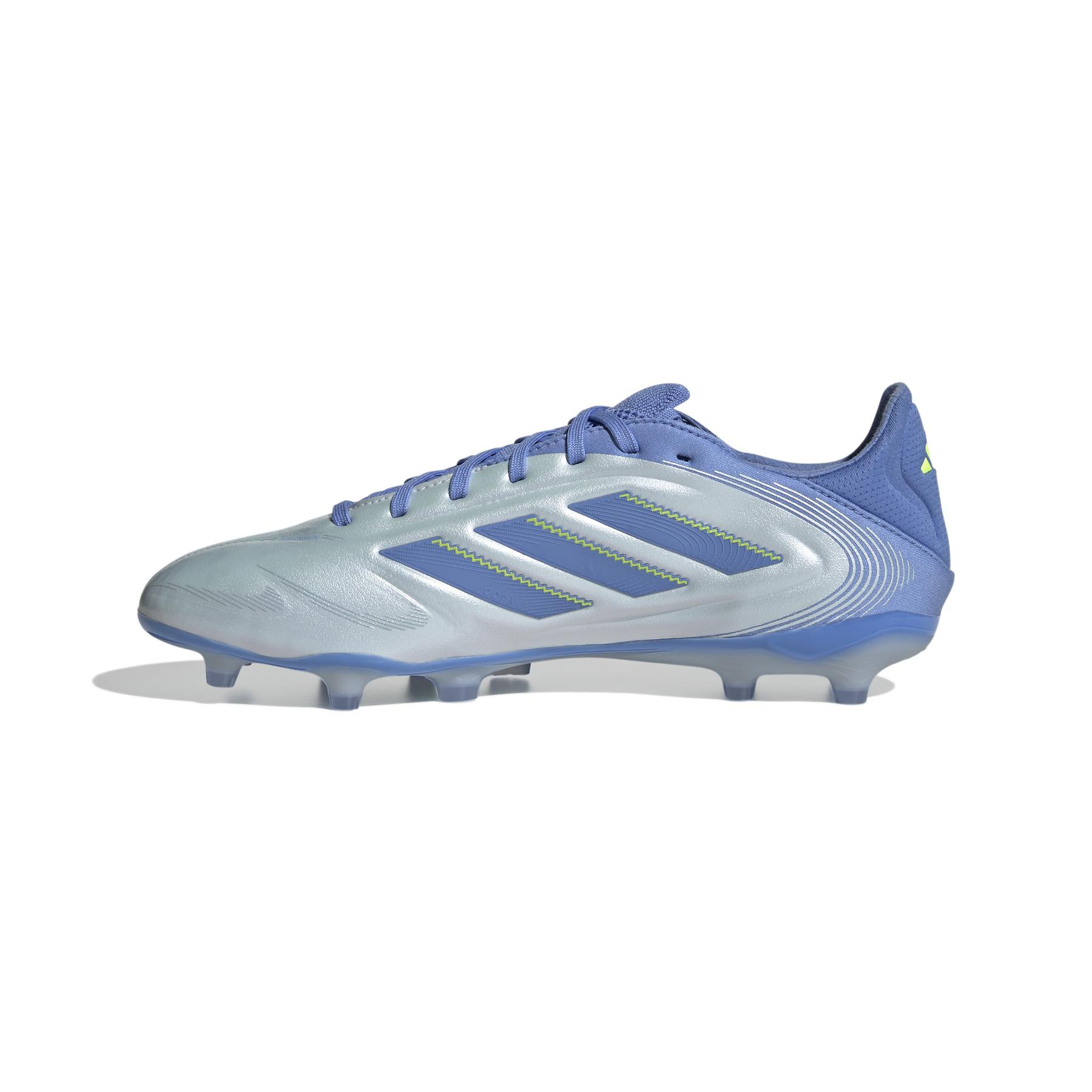 product/a/d/adidas_id9043_4_footwear_photography_side_medial_center_view_white.jpg