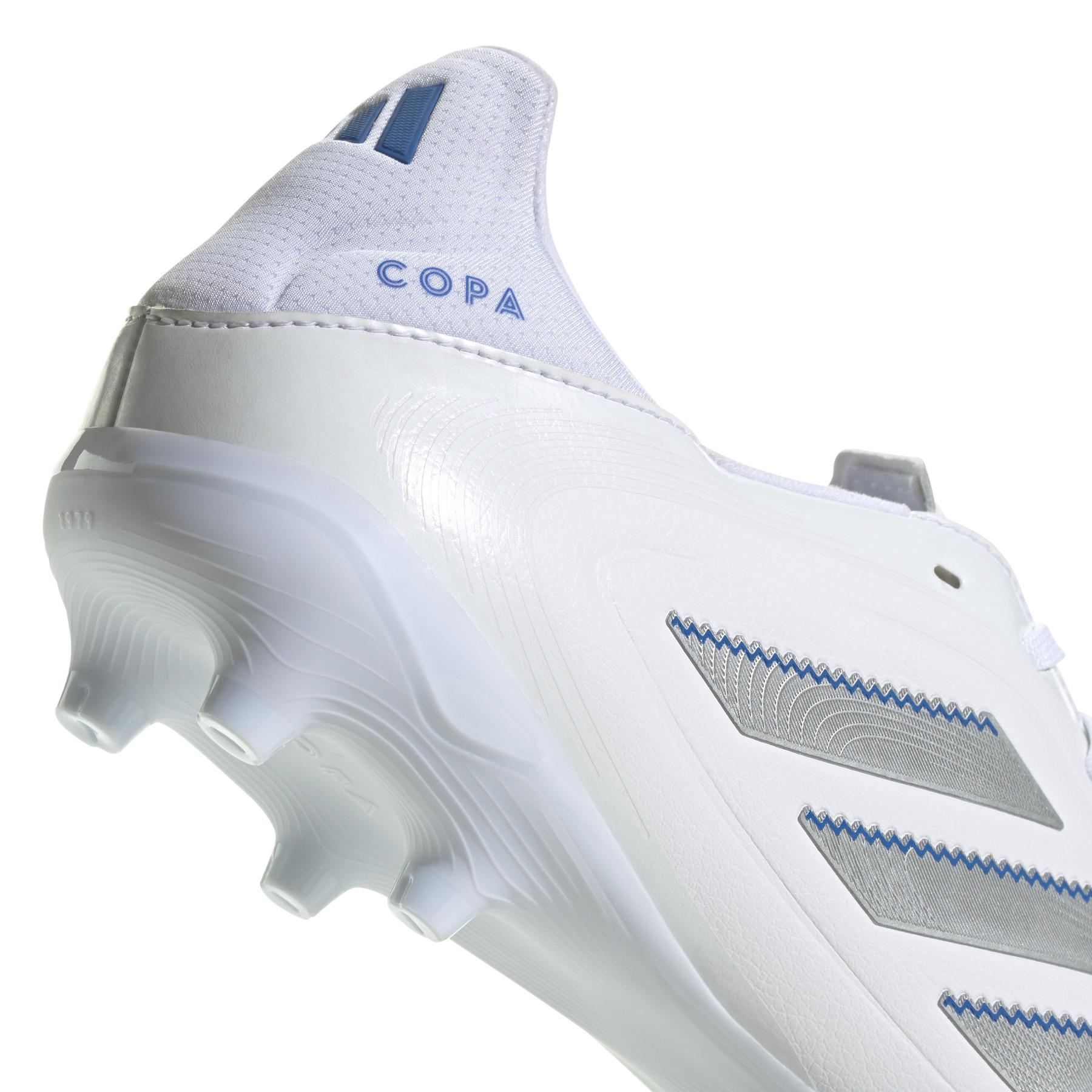 product/a/d/adidas_id9051_8_footwear_photography_detail_view_2_white.jpg