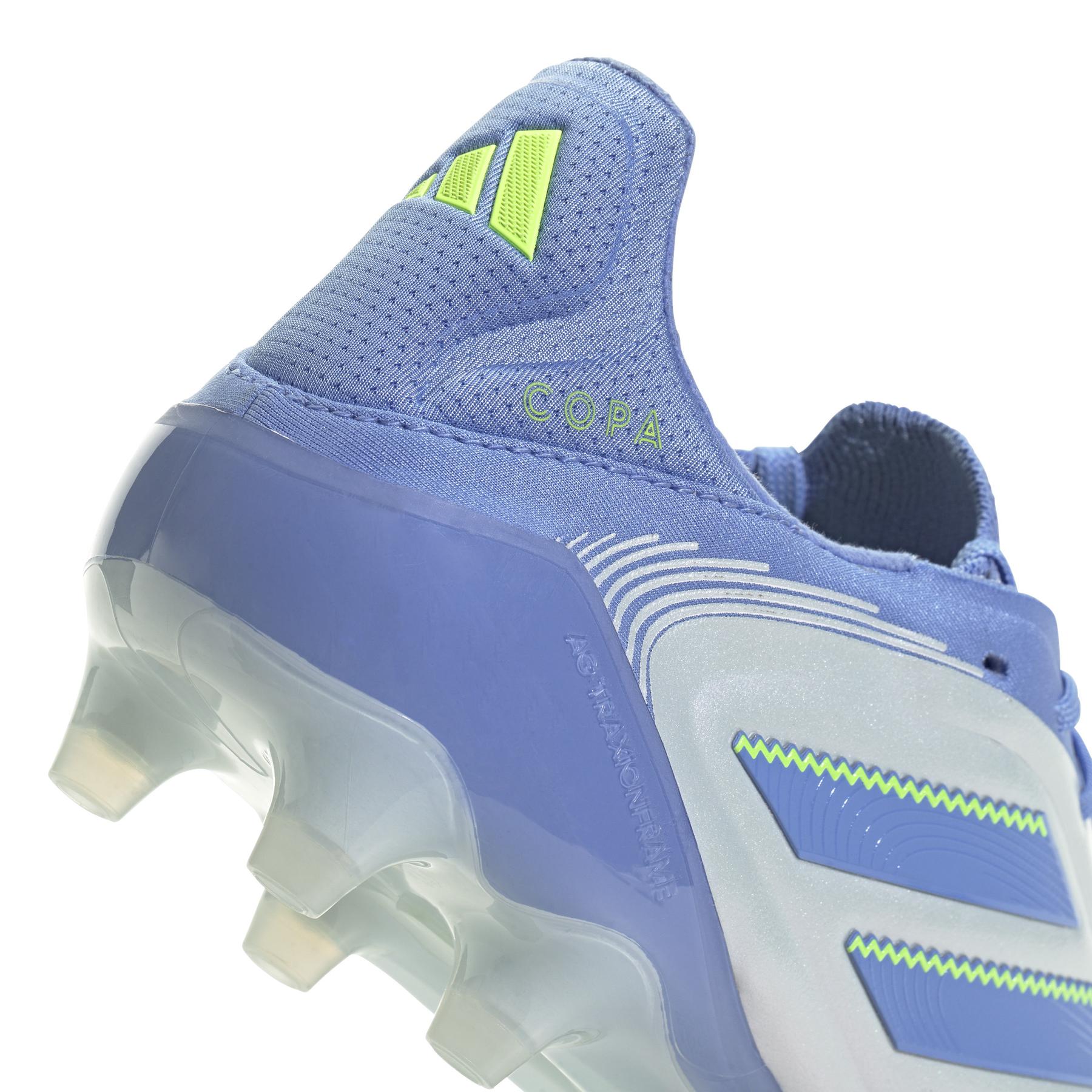 product/a/d/adidas_id9055_8_footwear_photography_detail_view_2_white.jpg