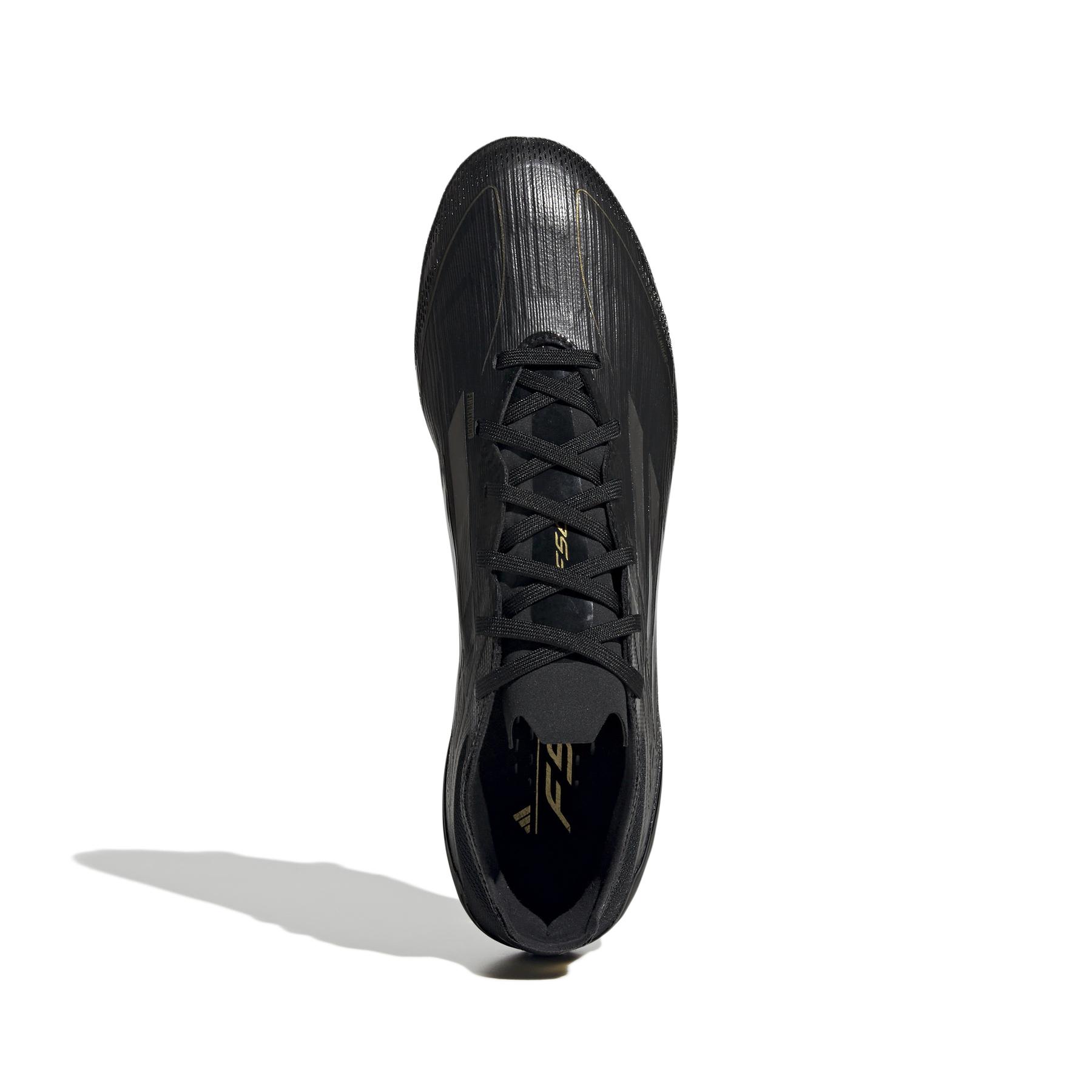 product/a/d/adidas_ie0599_2_footwear_photography_top_portrait_view_white.jpg