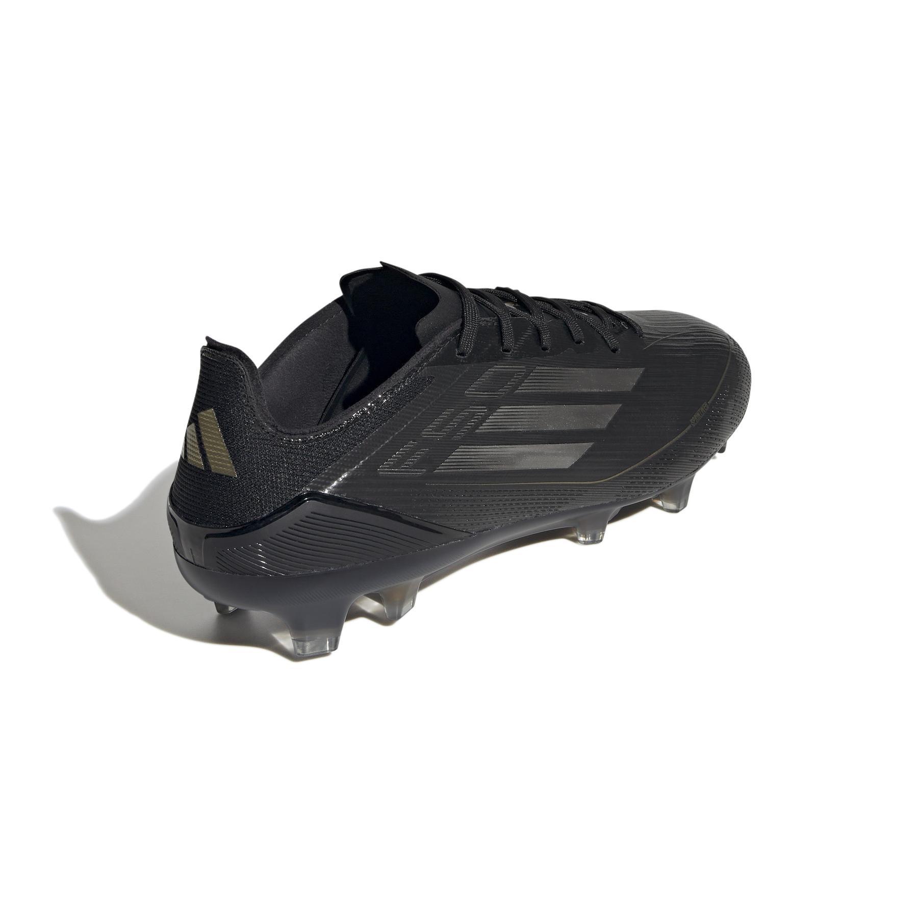 product/a/d/adidas_ie0599_6_footwear_photography_back_lateral_top_view_white.jpg