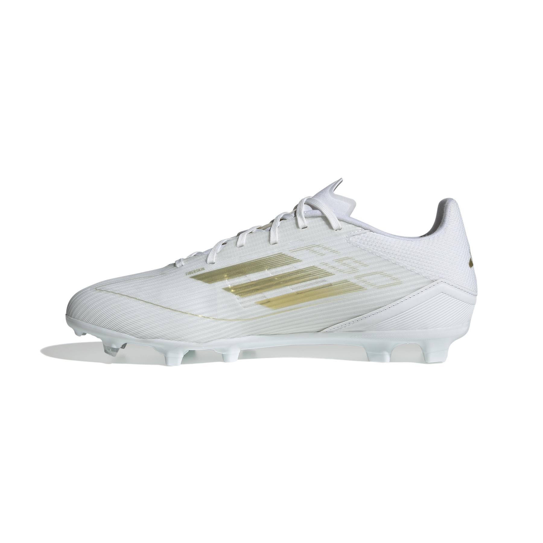 product/a/d/adidas_ie0604_4_footwear_photography_side_medial_center_view_white.jpg