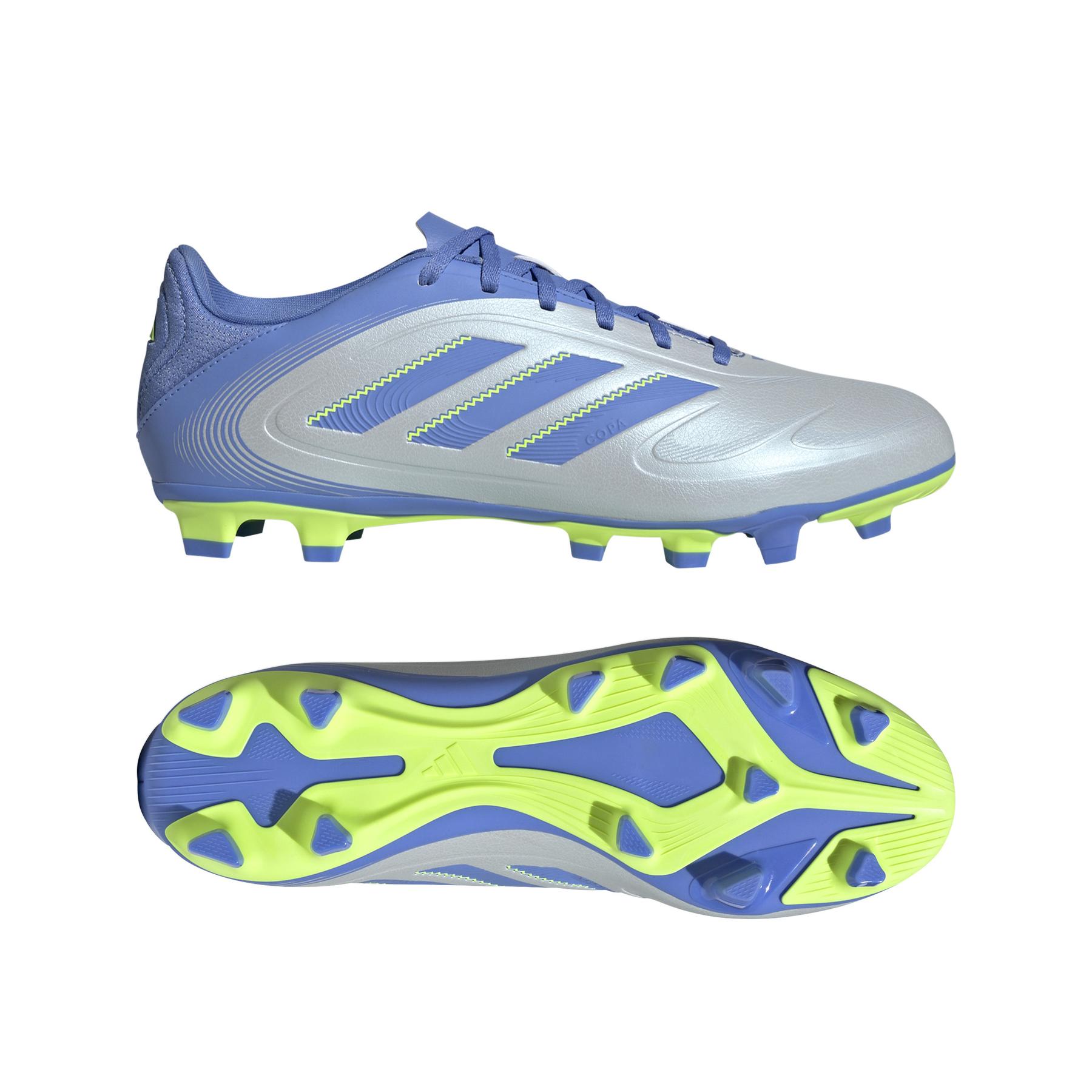 product/a/d/adidas_ie1174_11_footwear_photography_side_lateral_bottom_view_white.jpg
