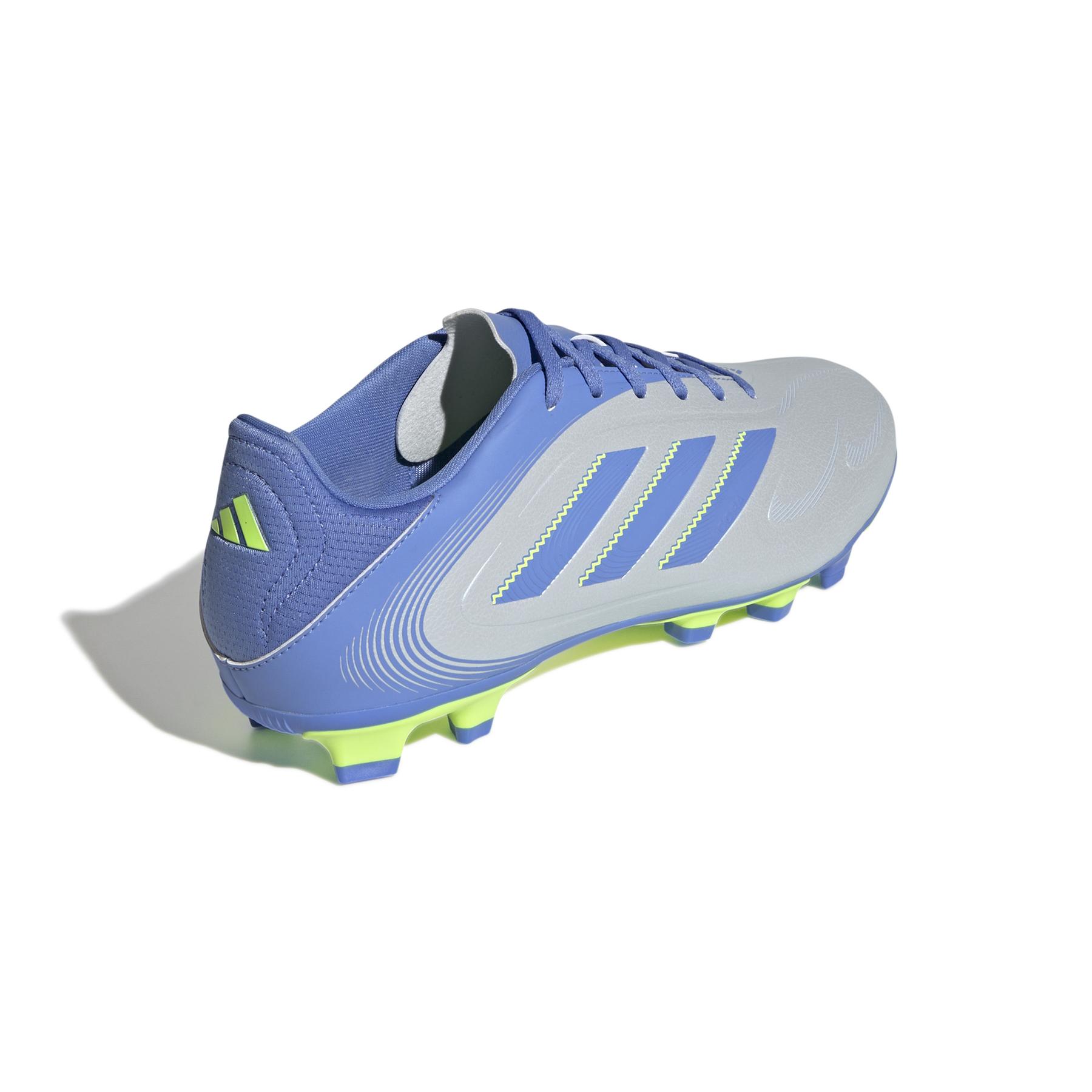 product/a/d/adidas_ie1174_6_footwear_photography_back_lateral_top_view_white.jpg