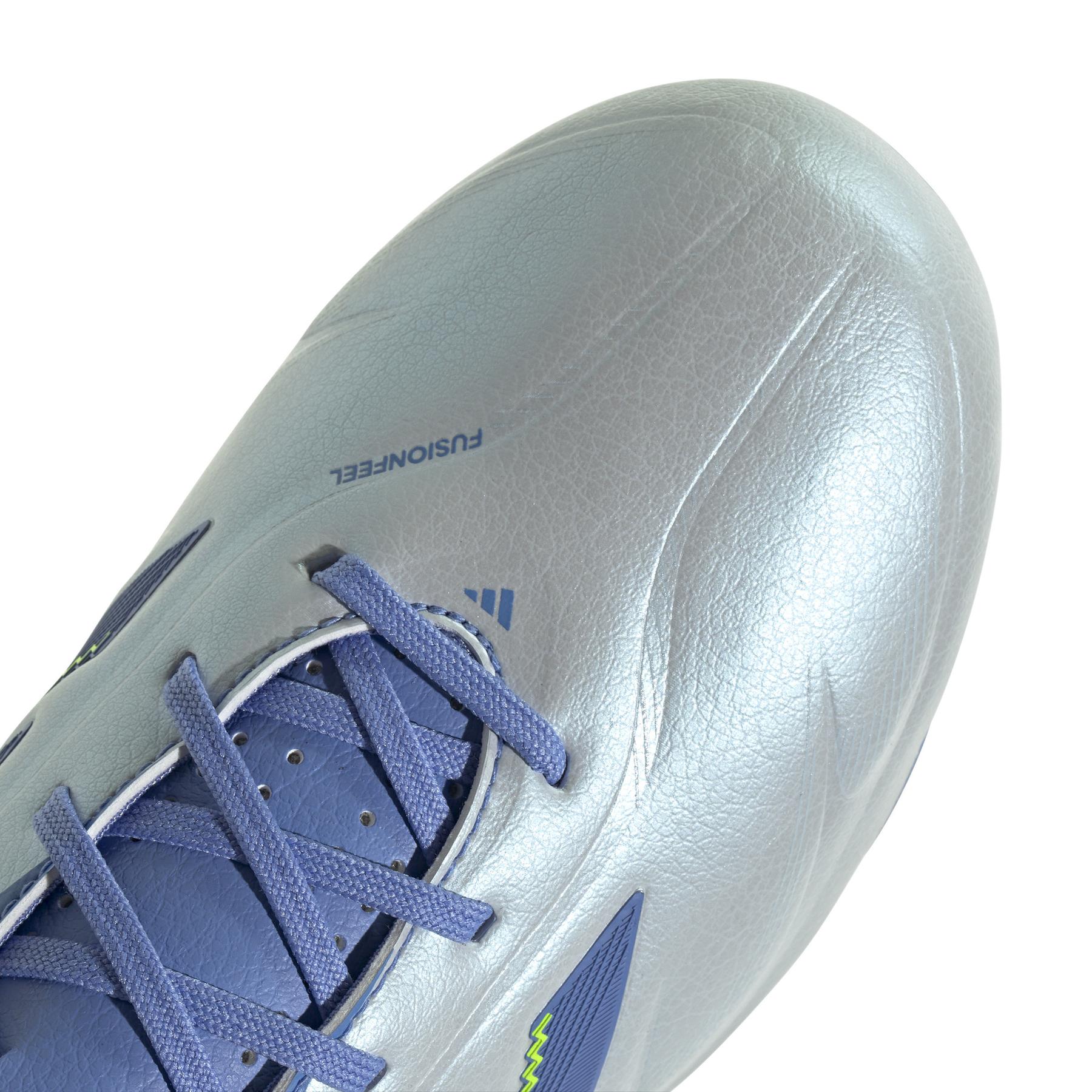 product/a/d/adidas_ie1195_8_footwear_photography_detail_view_2_white.jpg
