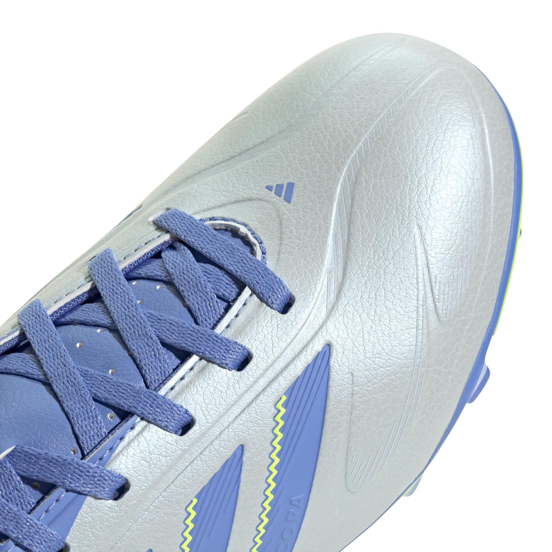 product/a/d/adidas_ie1198_7_footwear_photography_detail_view_1_white.jpg