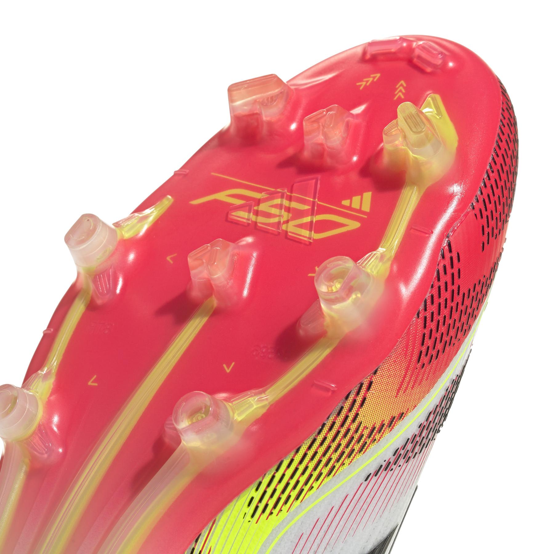 product/a/d/adidas_ie1214_7_footwear_photography_detail_view_1_white.jpg