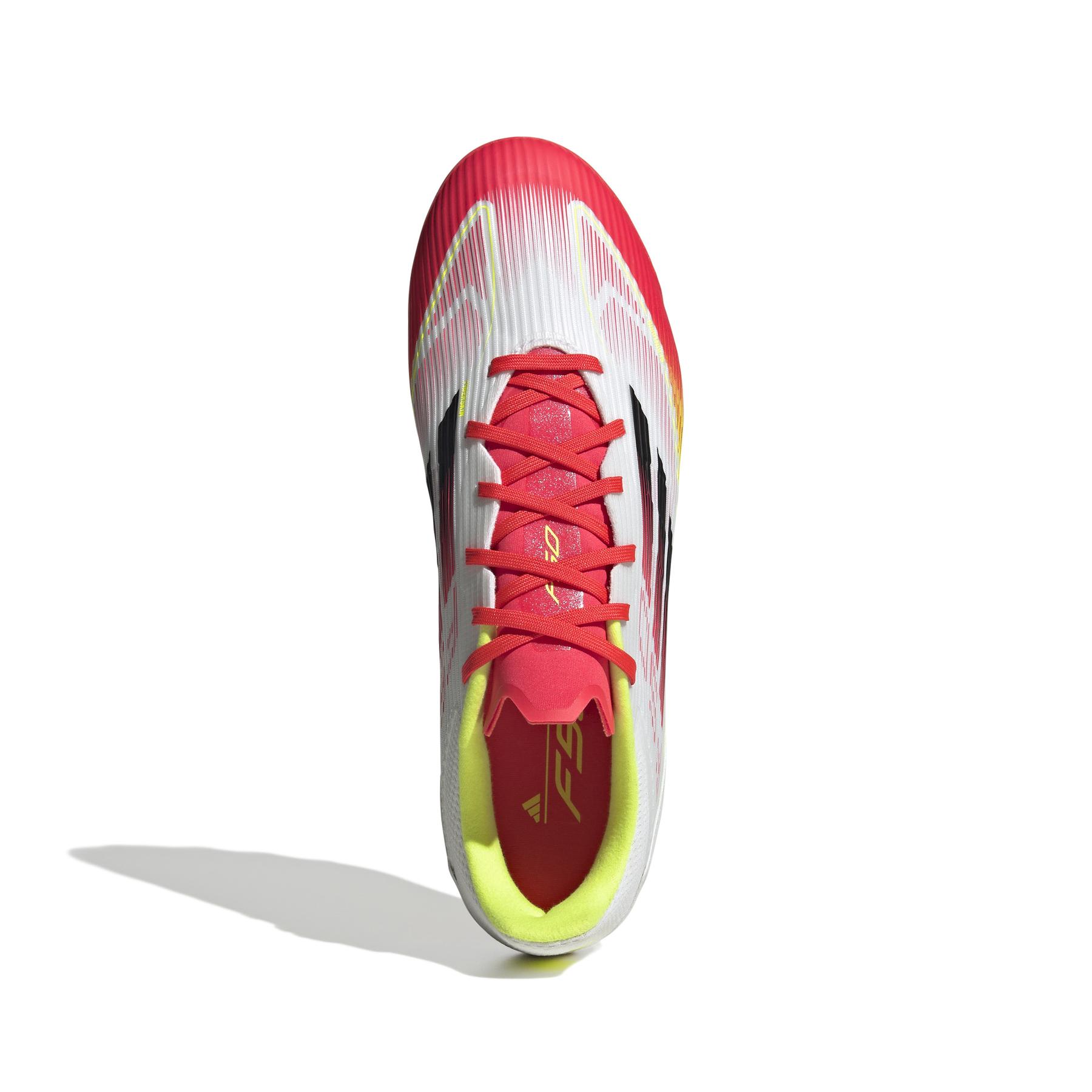 product/a/d/adidas_ie1262_2_footwear_photography_top_portrait_view_white.jpg