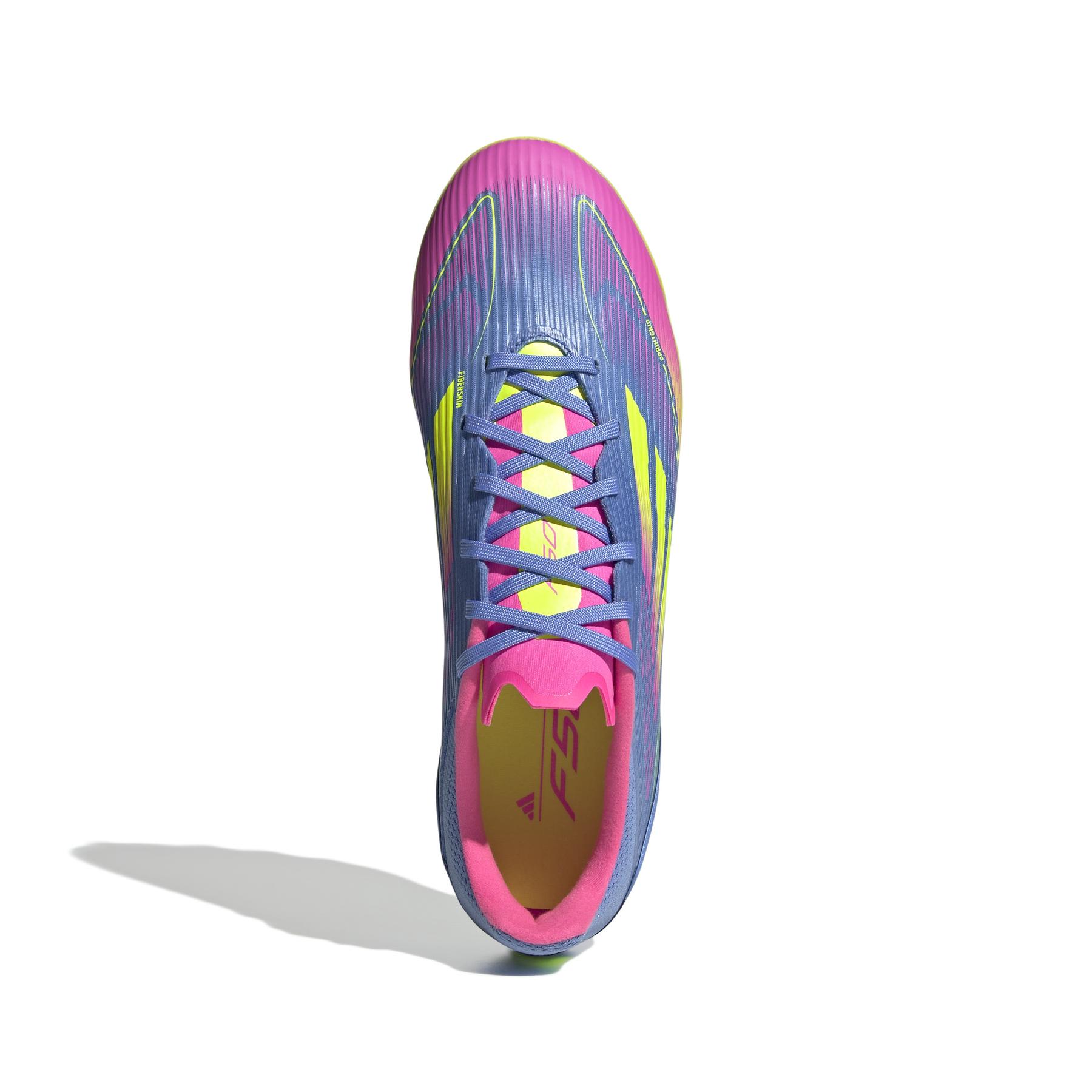 product/a/d/adidas_ie1263_2_footwear_photography_top_portrait_view_white.jpg
