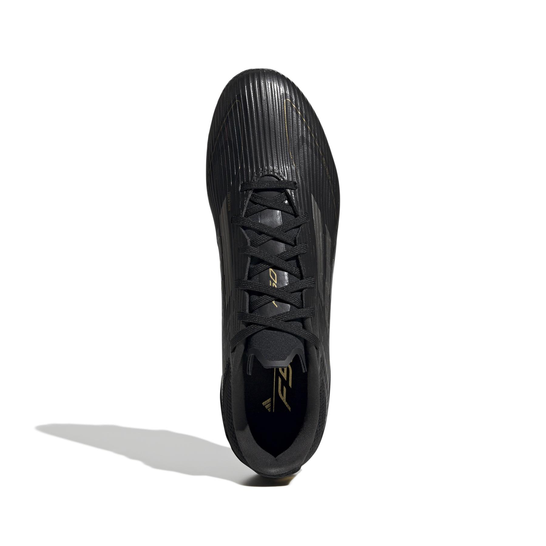 product/a/d/adidas_ie3181_2_footwear_photography_top_portrait_view_white.jpg