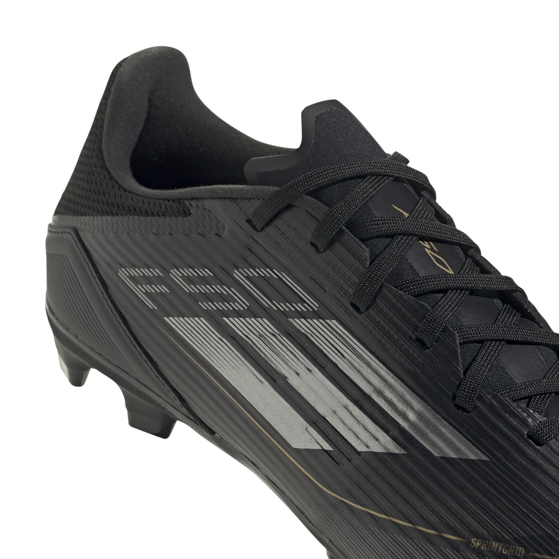 product/a/d/adidas_ie3181_8_footwear_photography_detail_view_2_white.jpg