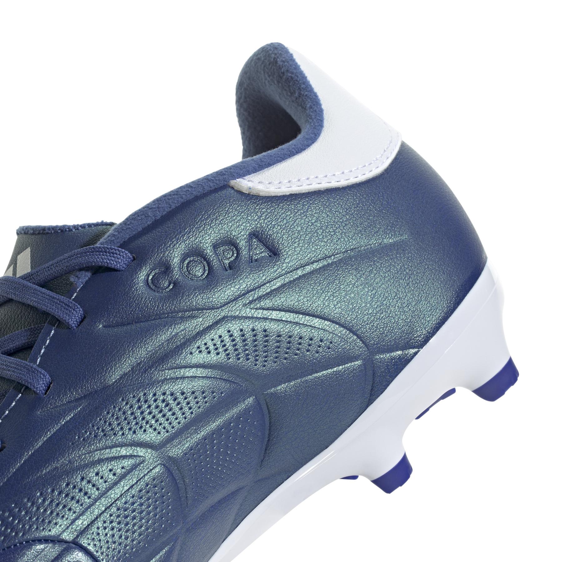 product/a/d/adidas_ie4896_7_footwear_photography_detail_view_1_white.jpg