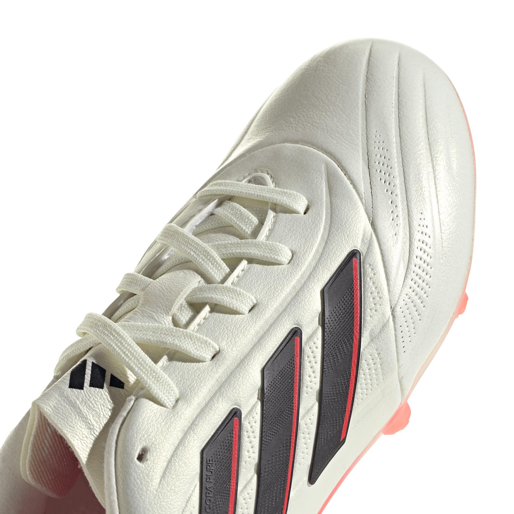 product/a/d/adidas_ie4985_8_footwear_photography_detail_view_2_white.jpg