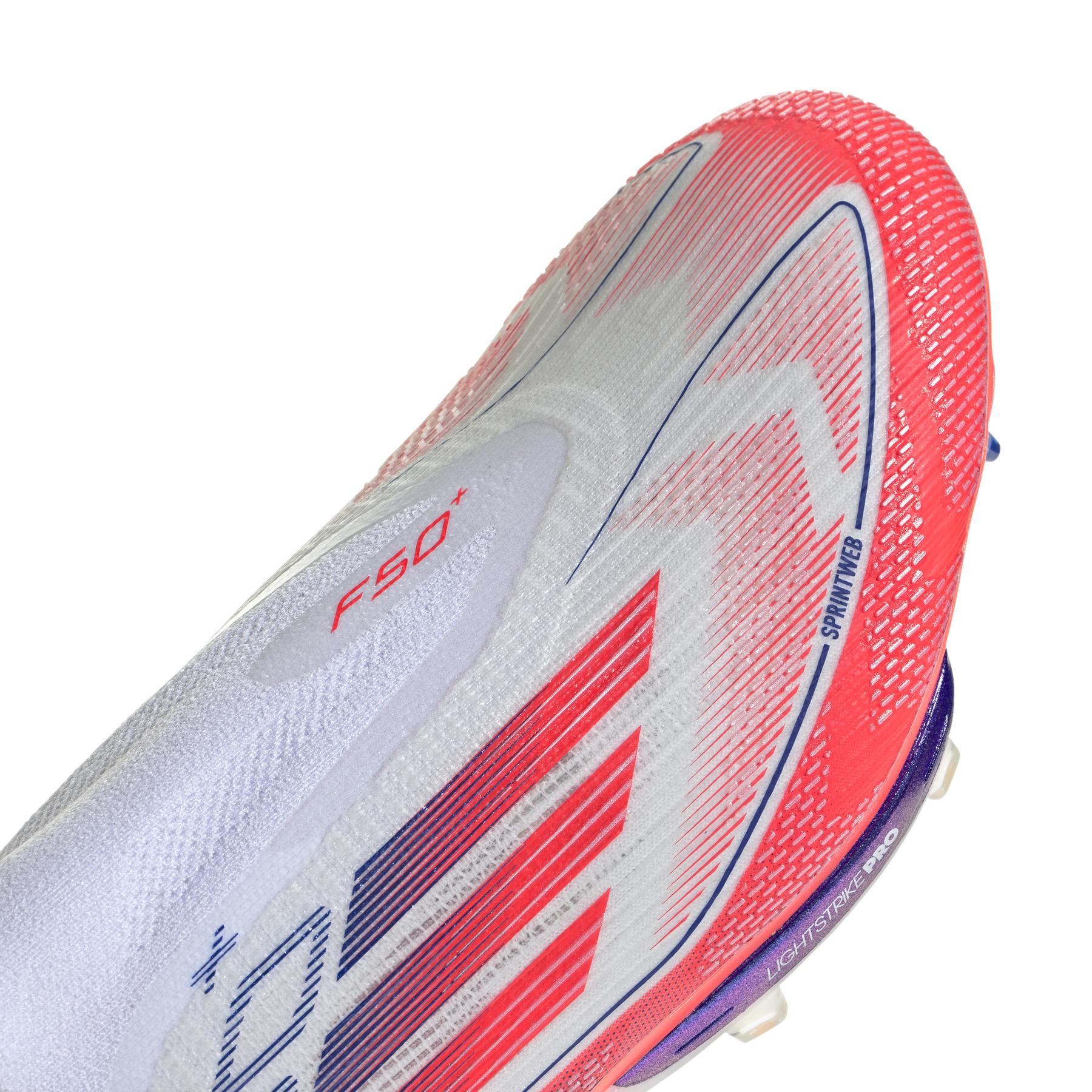 product/a/d/adidas_if1276_8_footwear_photography_detail_view_2_white-nw052424.jpg