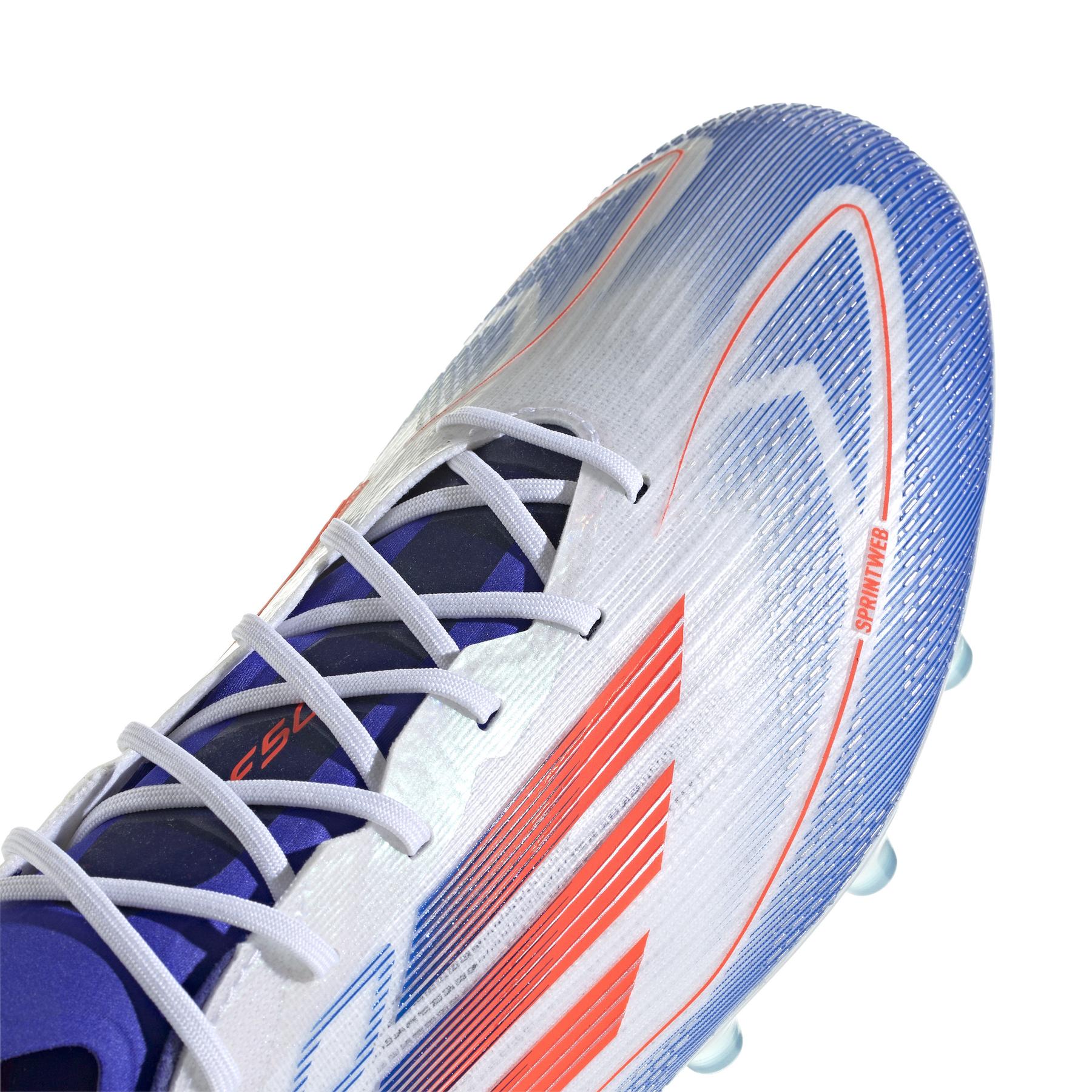 product/a/d/adidas_if1309_8_footwear_photography_detail_view_2_white-nw052424.jpg