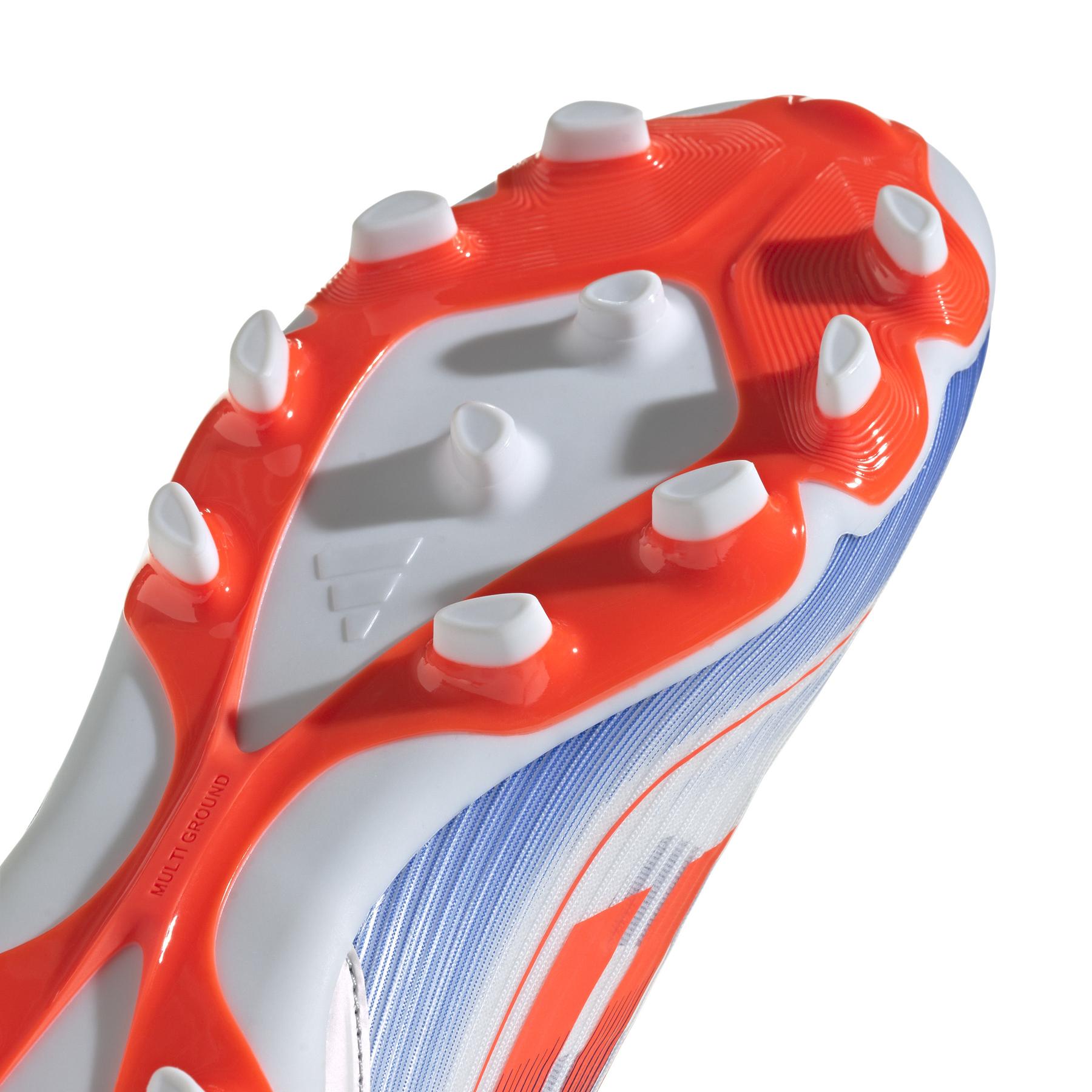 product/a/d/adidas_if1341_7_footwear_photography_detail_view_1_white-nw052424.jpg
