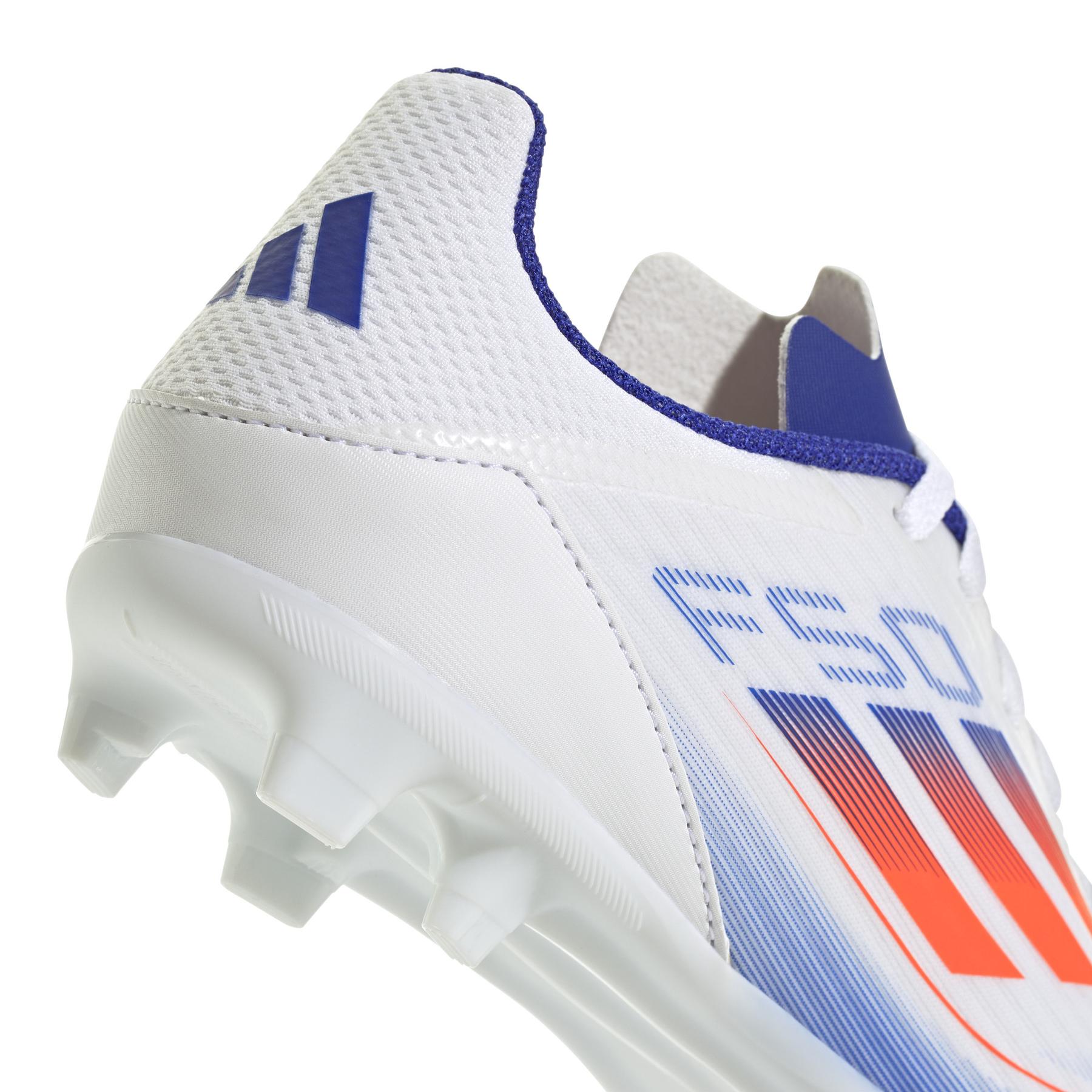 product/a/d/adidas_if1367_8_footwear_photography_detail_view_2_white-nw052424.jpg