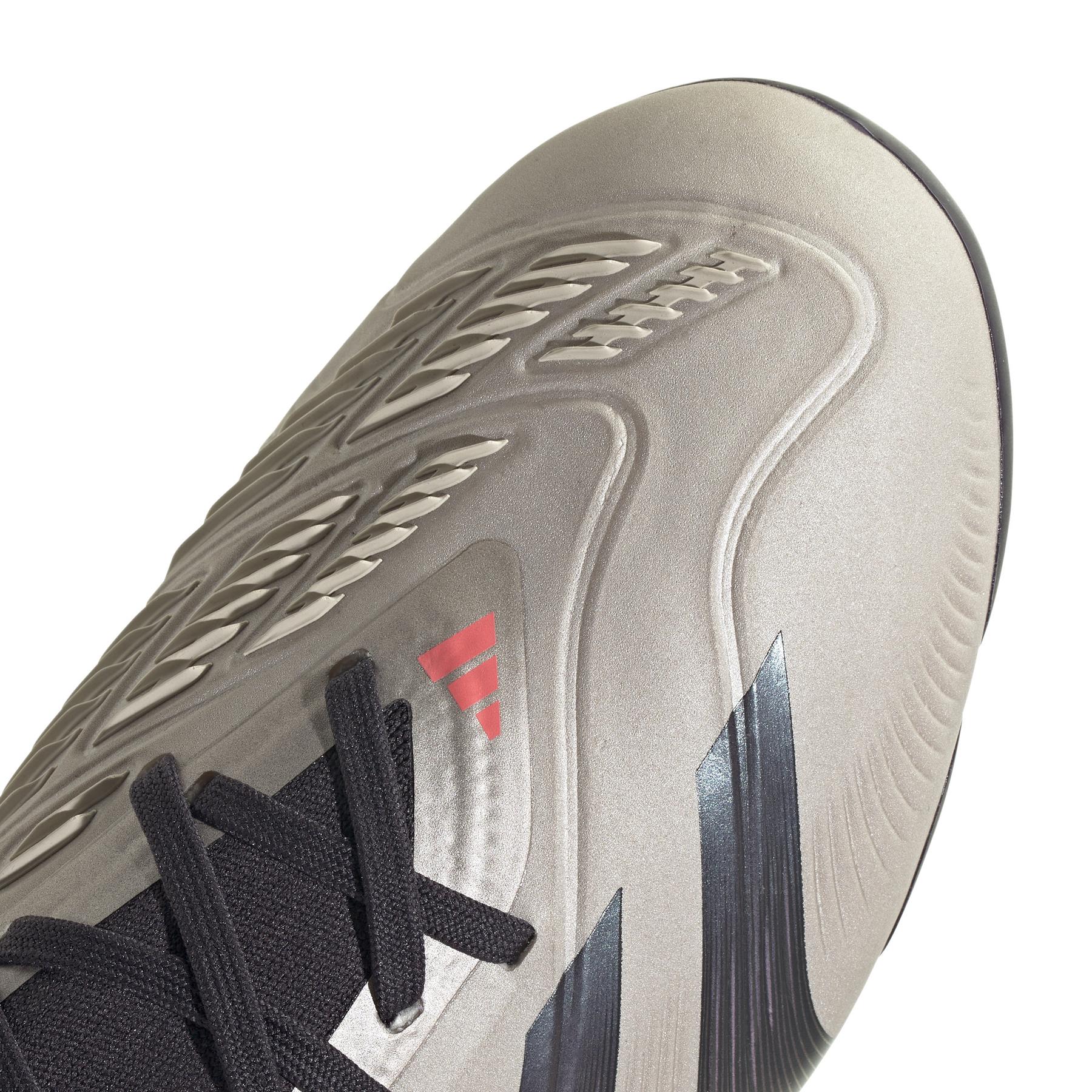 product/a/d/adidas_if6370_8_footwear_photography_detail_view_2_white.jpg