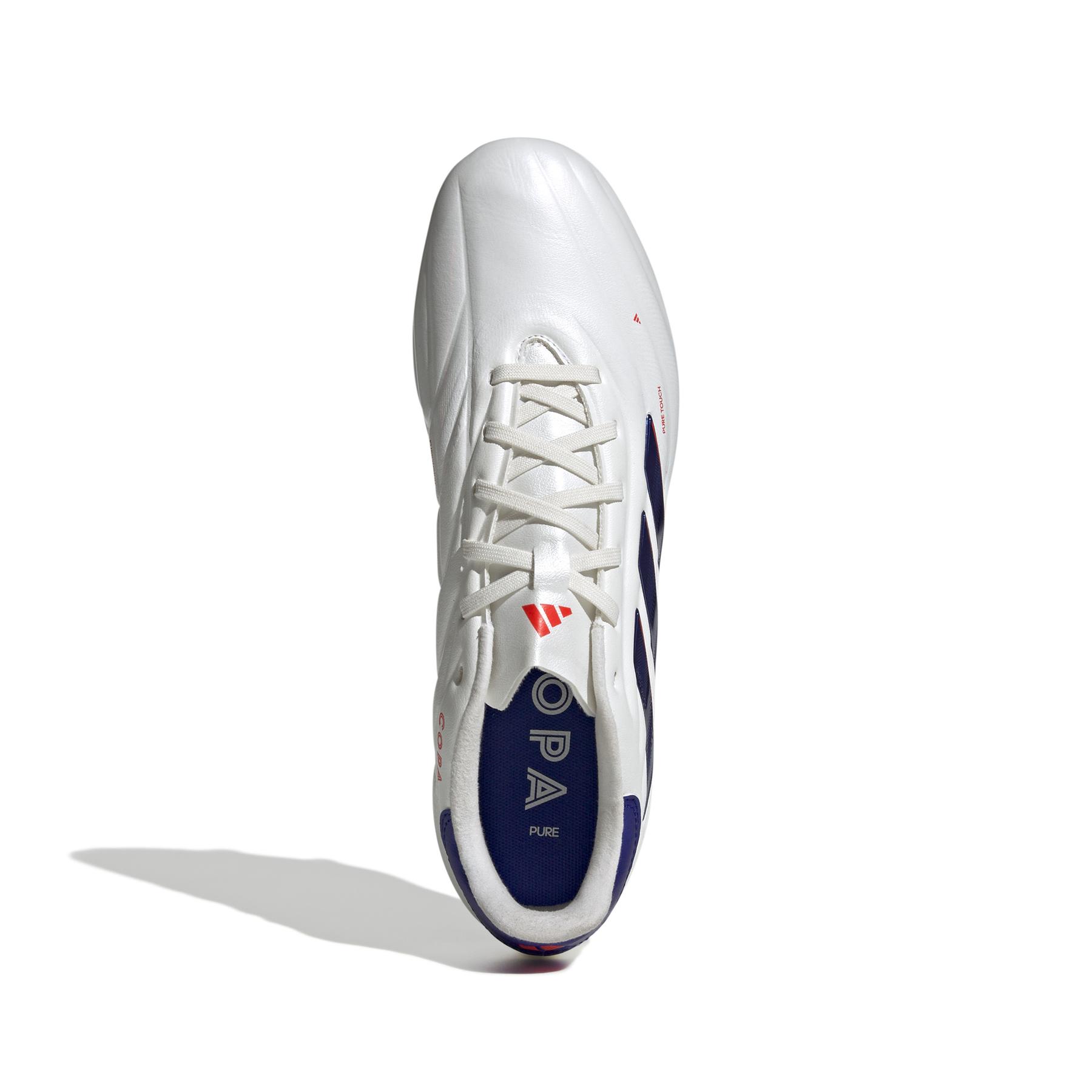 product/a/d/adidas_ig6405_2_footwear_photography_top_portrait_view_white-nw052424.jpg