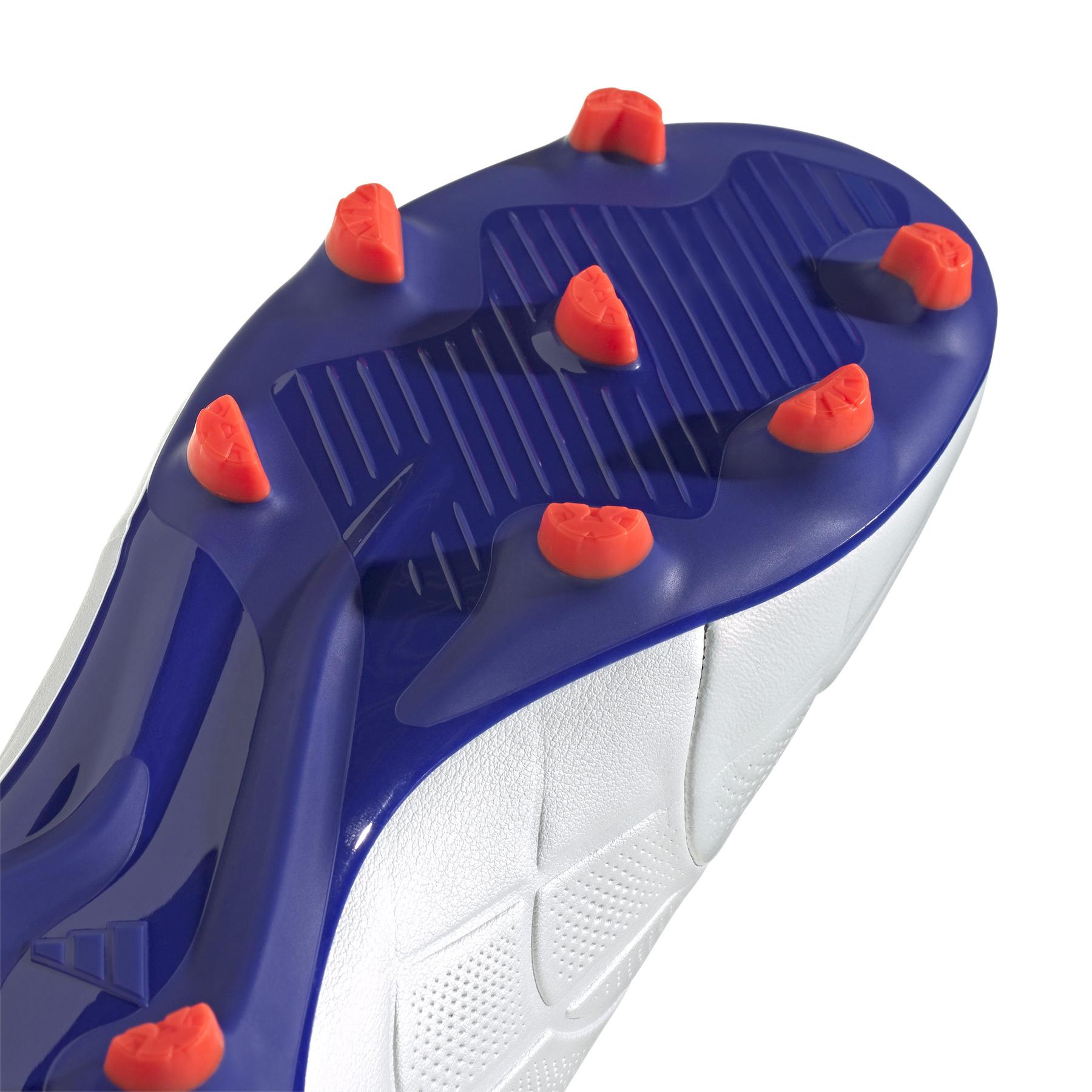 product/a/d/adidas_ig6408_7_footwear_photography_detail_view_1_white-nw052424.jpg