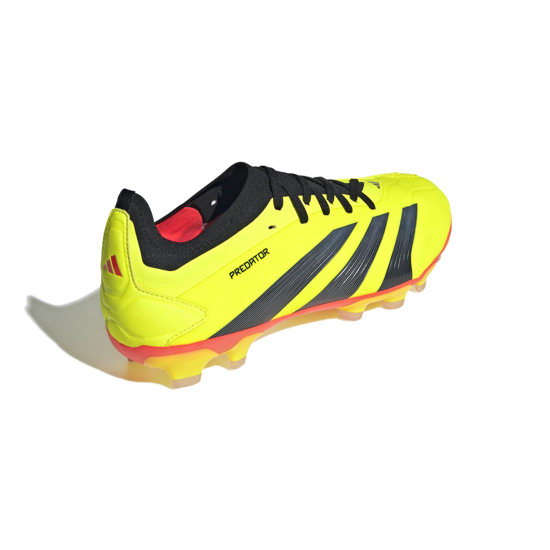 product/a/d/adidas_ig7732_6_footwear_photography_back_lateral_top_view_white.jpg